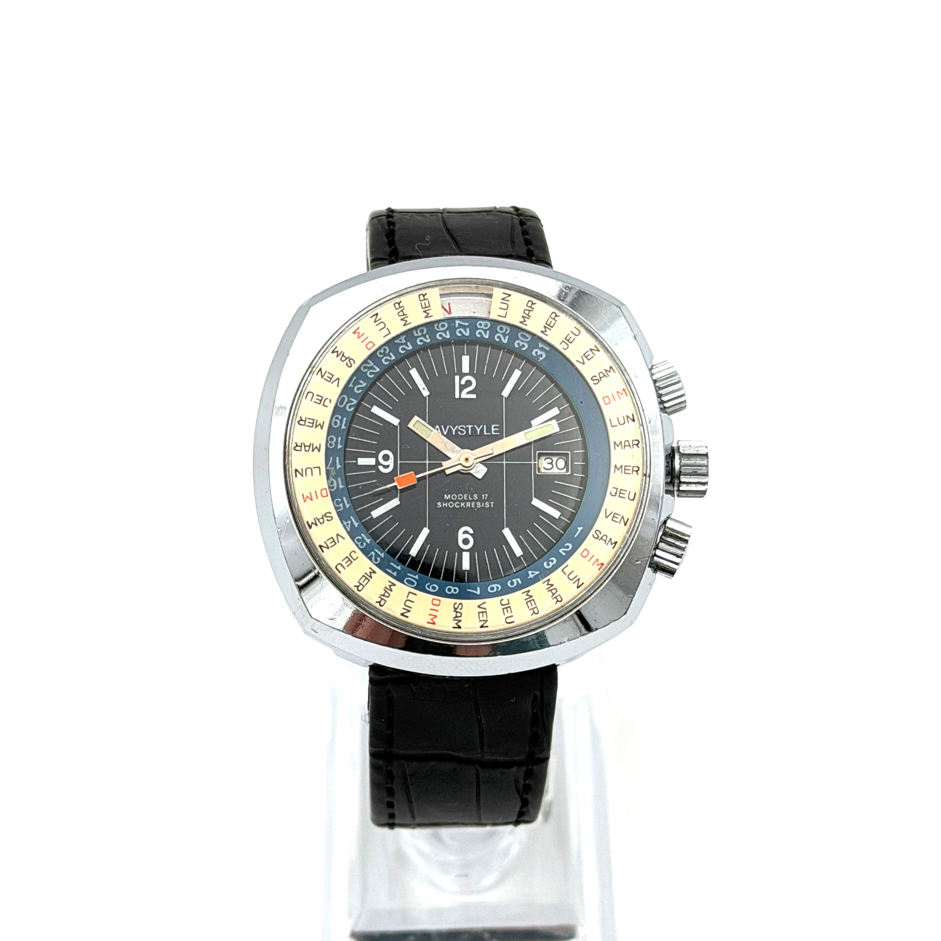 AVYSTYLE TRIPLE KALENDER, armbandsur, 1970-tal, manuell, stål.