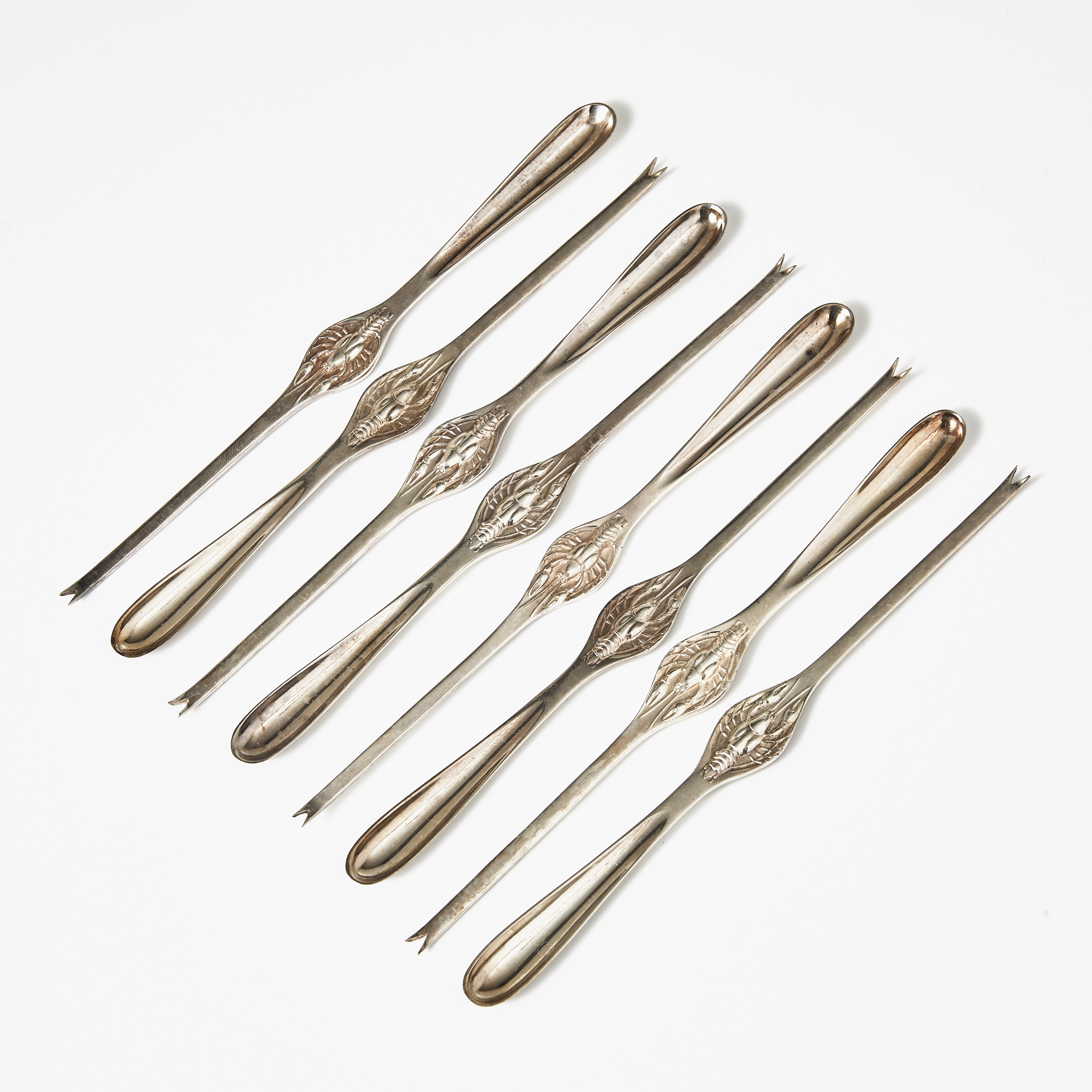 SKALDJURSGAFFLAR, 8 st, nysilver, GAB, dekor av hummer i relief.