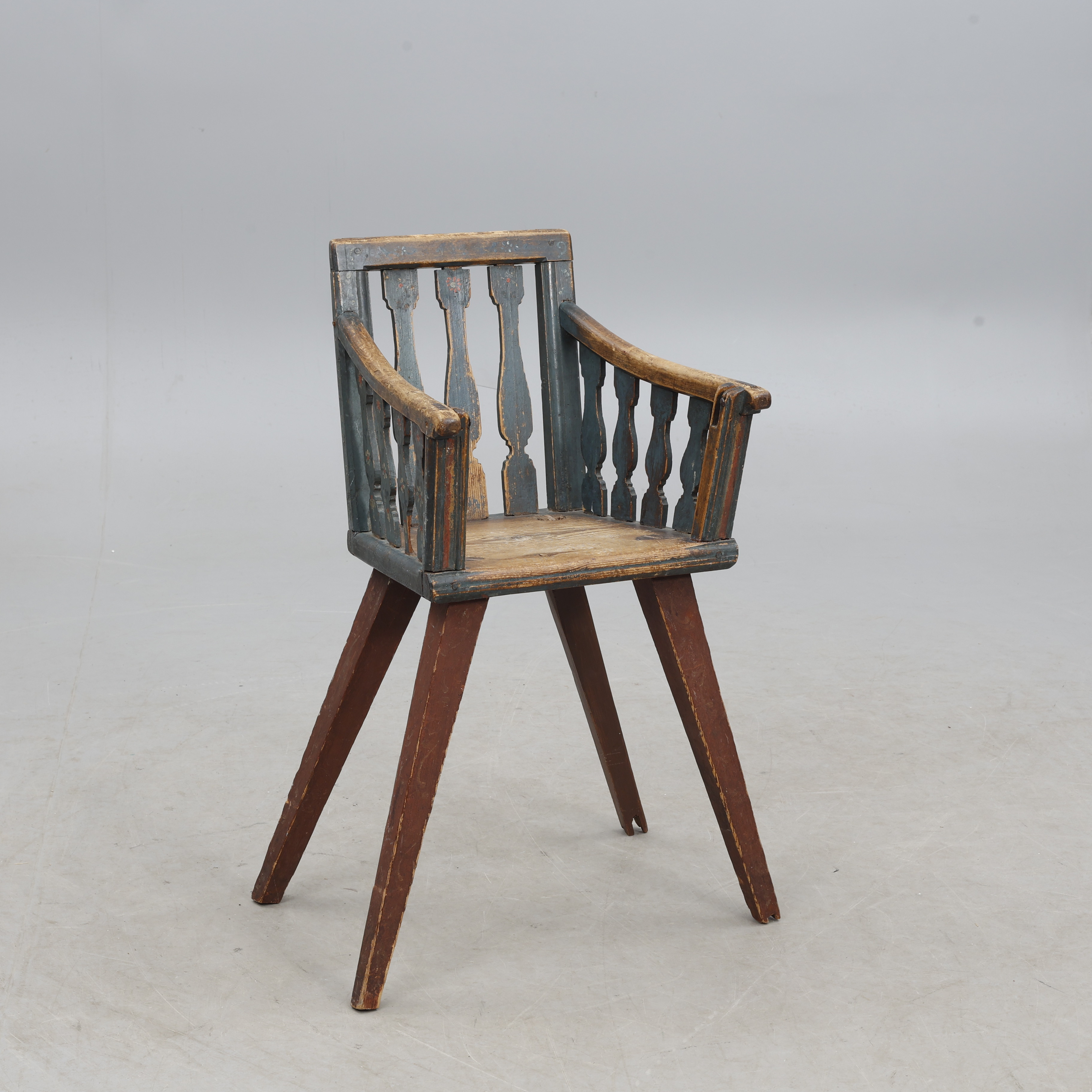 STOL, allmoge, med armstöd, daterad 1803.