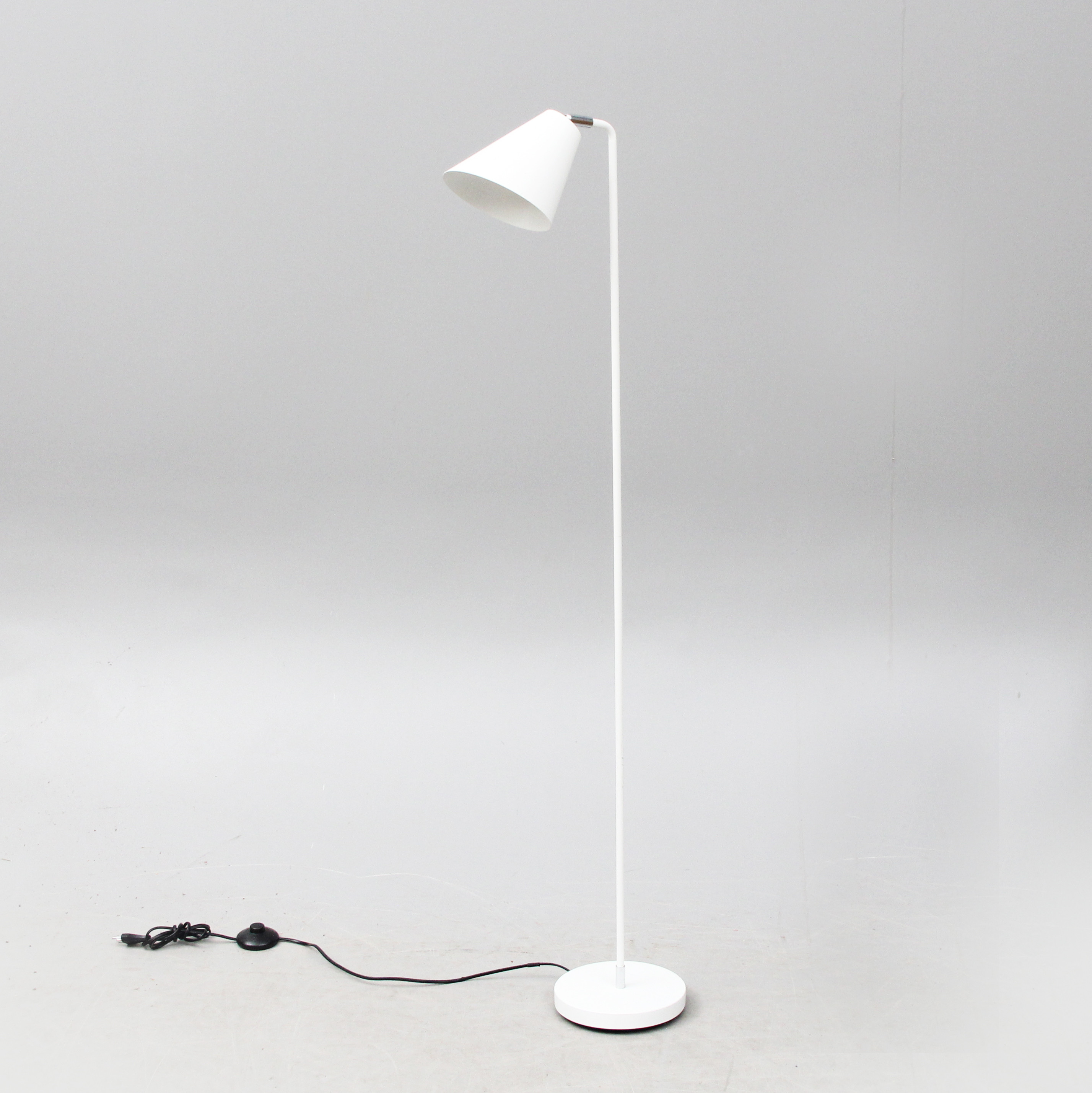 GOLVLAMPA, metall, Danmark, modern.