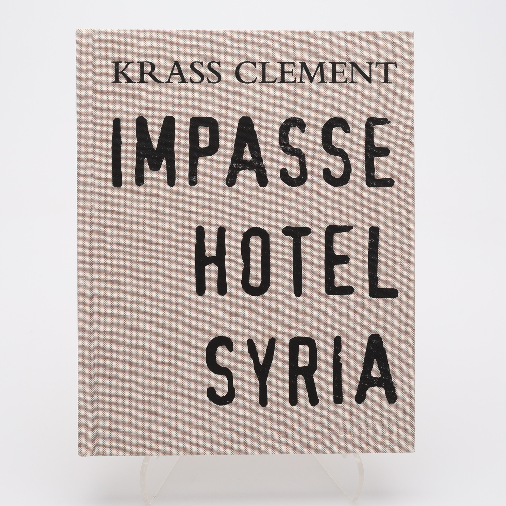 FOTO. DEN DANSKE FOTOGRAFEN KRASS CLEMENTS IMPASSE HOTEL SYRIA I FÖRSTA UPPLAGAN 2016 MED BILDER FRÅN DAMASCUS, PALMYRA, ALEPPO, HOMS AND DEIR EZ-ZUR IN 2001.