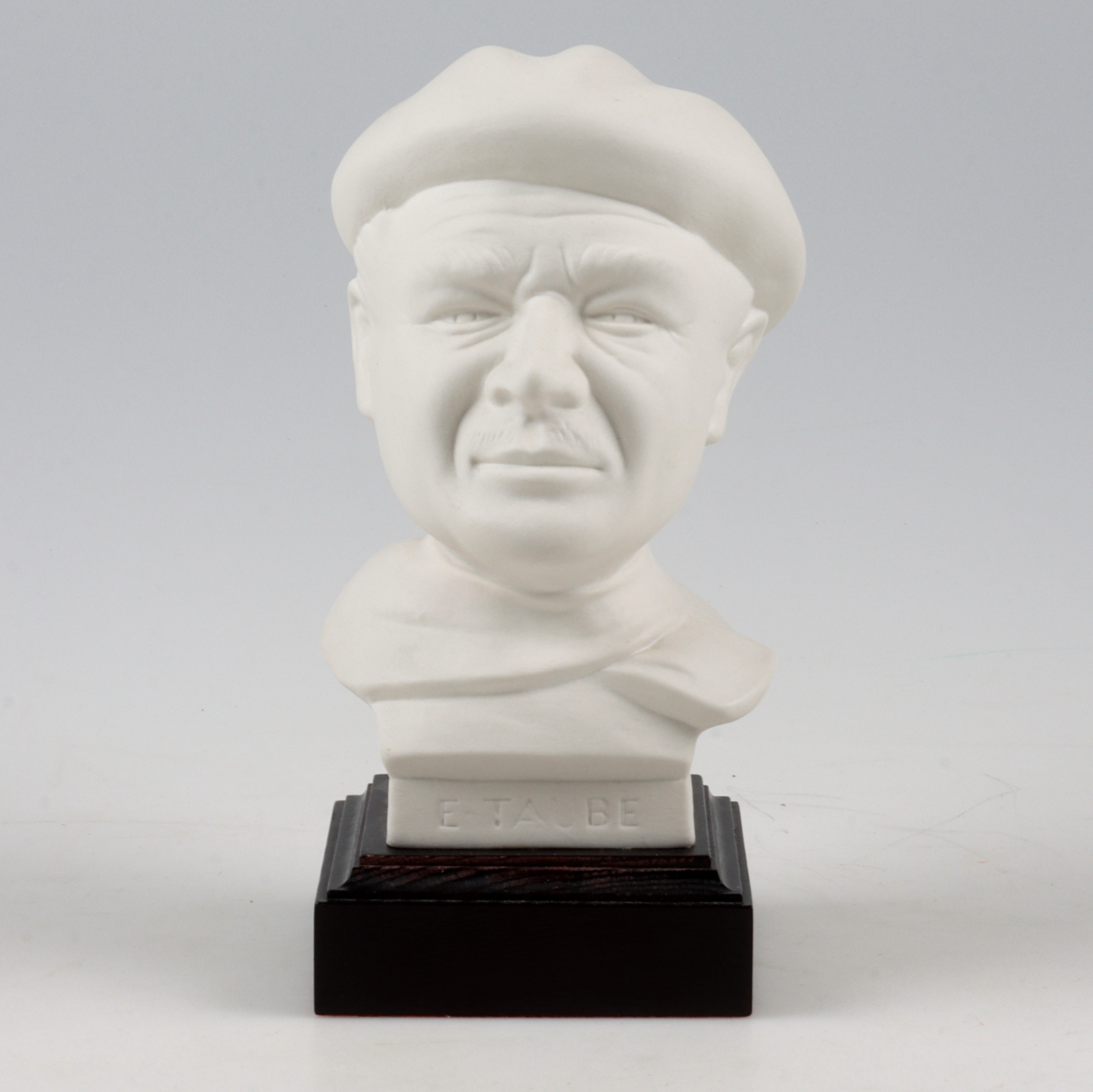 BYST, Evert Taube, keramik. Goebel Tyskland, Lars Pagfeldt. 1900-tal.