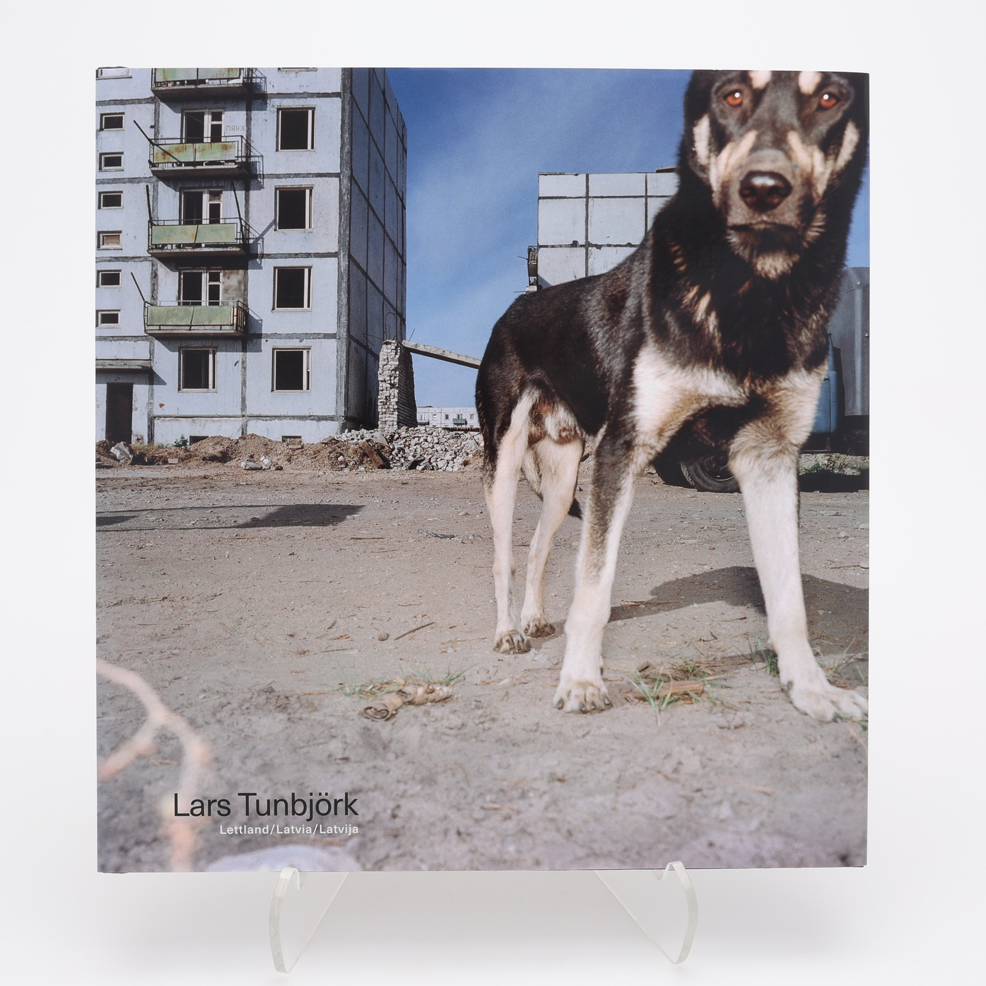 FOTO. LARS TUNBJÖRKS POSTUMT UTGIVNA LETTLAND/LATVIA/LATVIJA I FÖRSTA UPPLAGAN 2023.