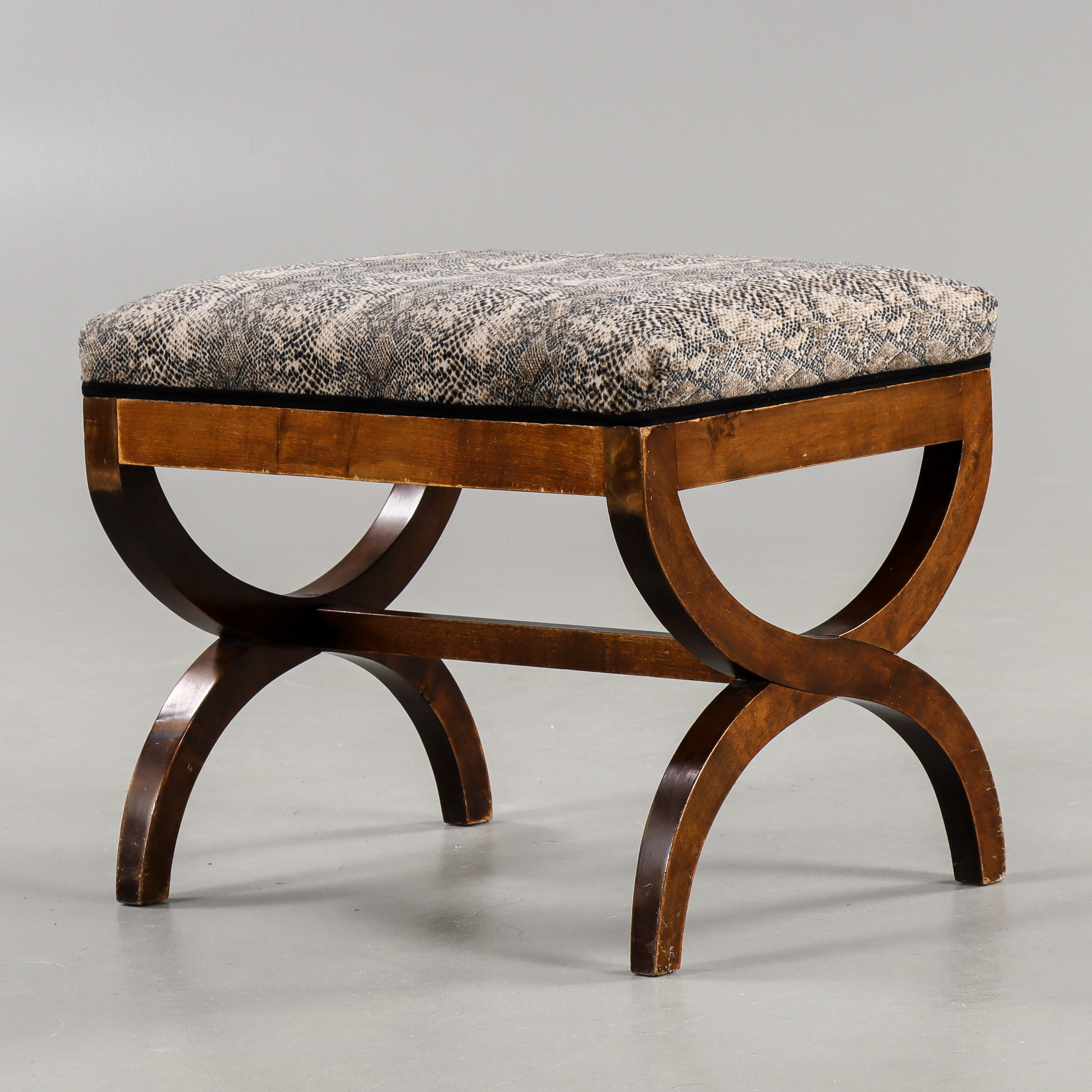 BANKETT Karl-Johan stil, 1900-talets första hälft.