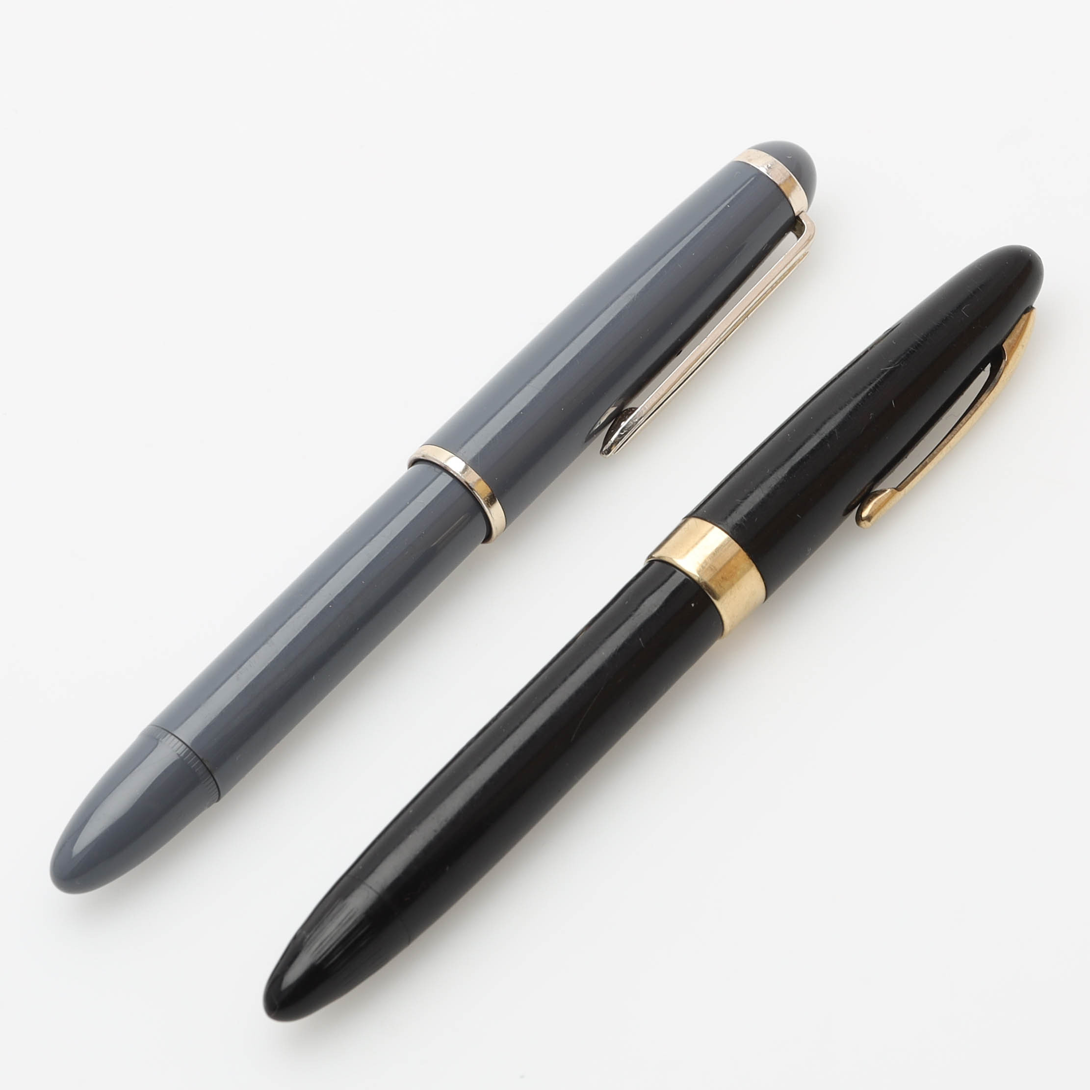 RESERVOARPENNOR, 2 st, Sheaffer och Staedtler, en med spets i 14k guld.