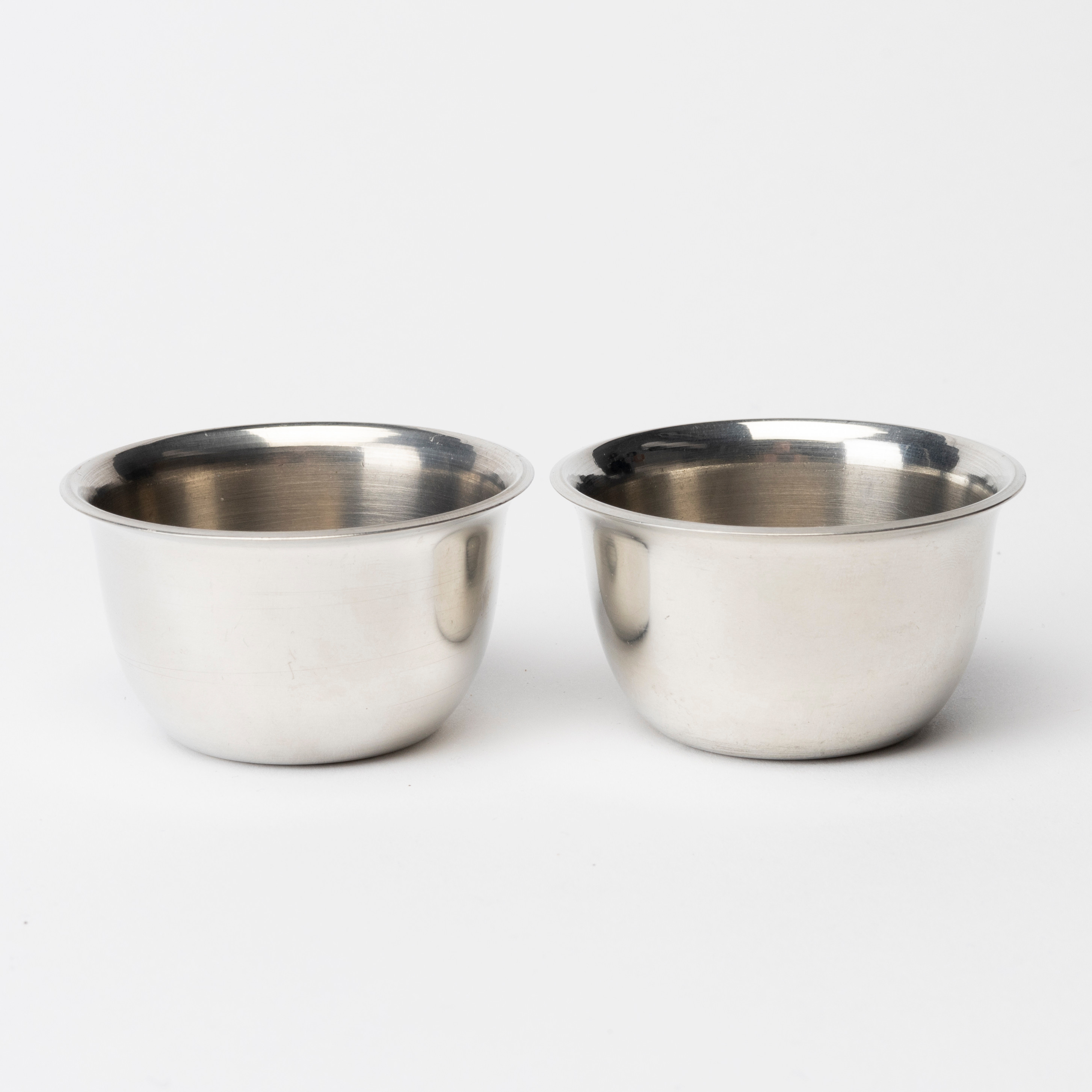 SUPKOPPAR, ett par, tenn, Firma Svenskt Tenn, 1982.