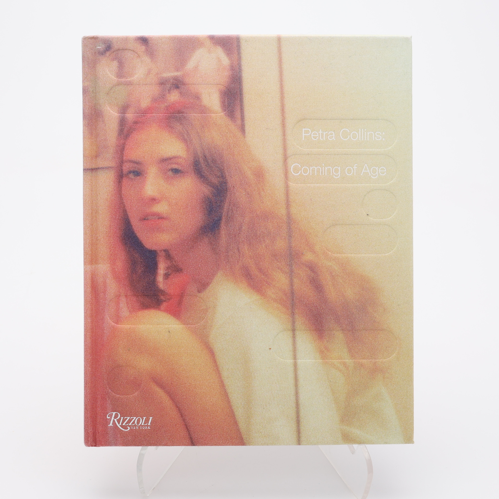 FOTO. DEN KANADENSISKE FOTOGRAFEN PETRA COLLINS "COMING OF AGE" I FÖRSTA UPPLAGAN, 2017.