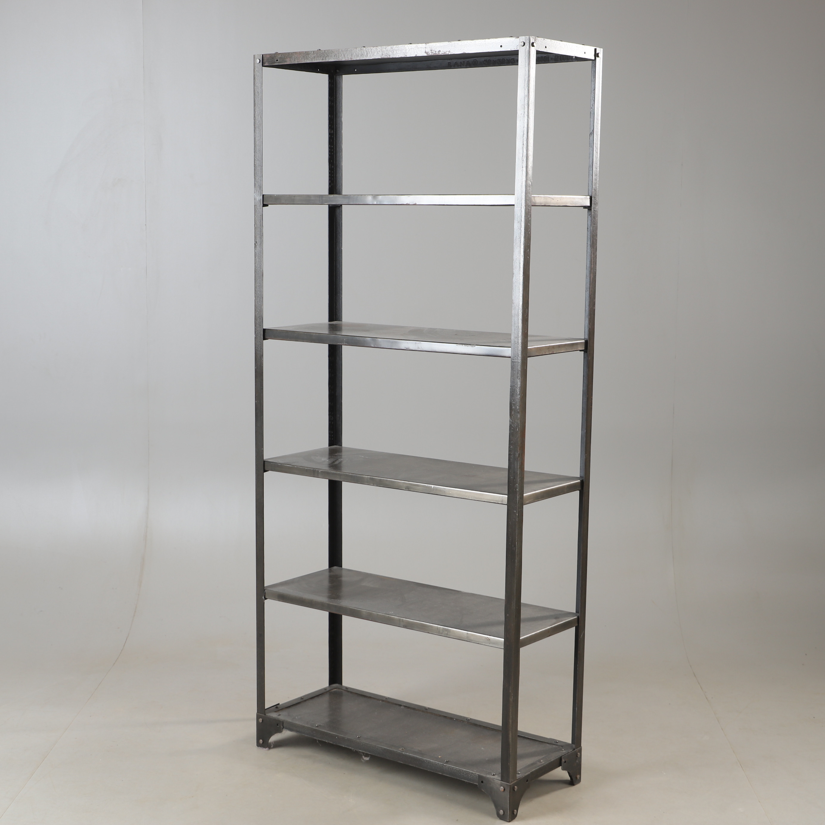 HYLLA, metall, DAY Home Birger Mikkelsen, Danmark, 1900-talets slut.