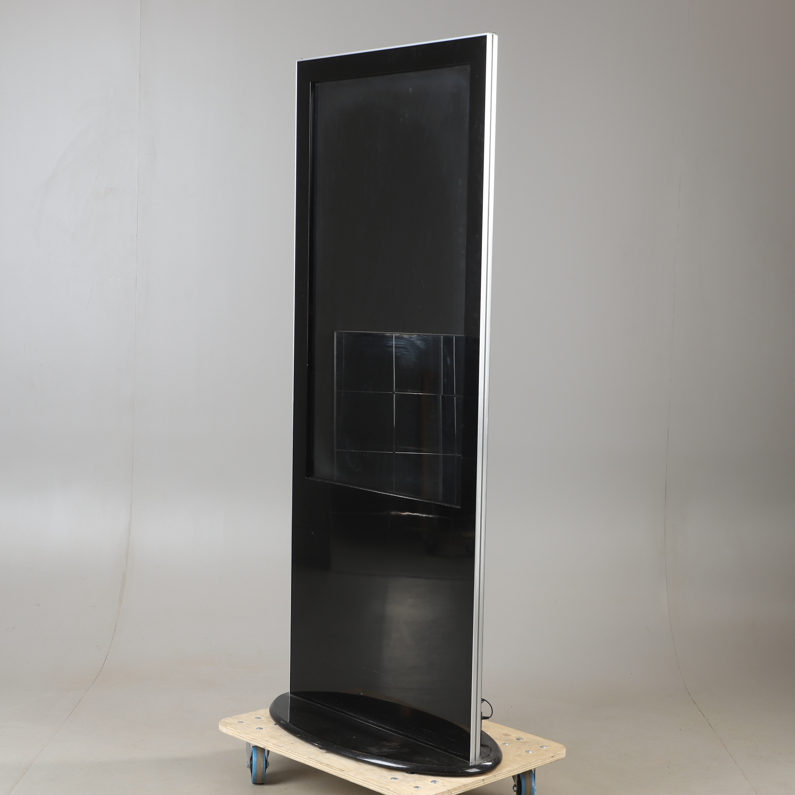 SKÄRM, digital och fristående, Swedx.