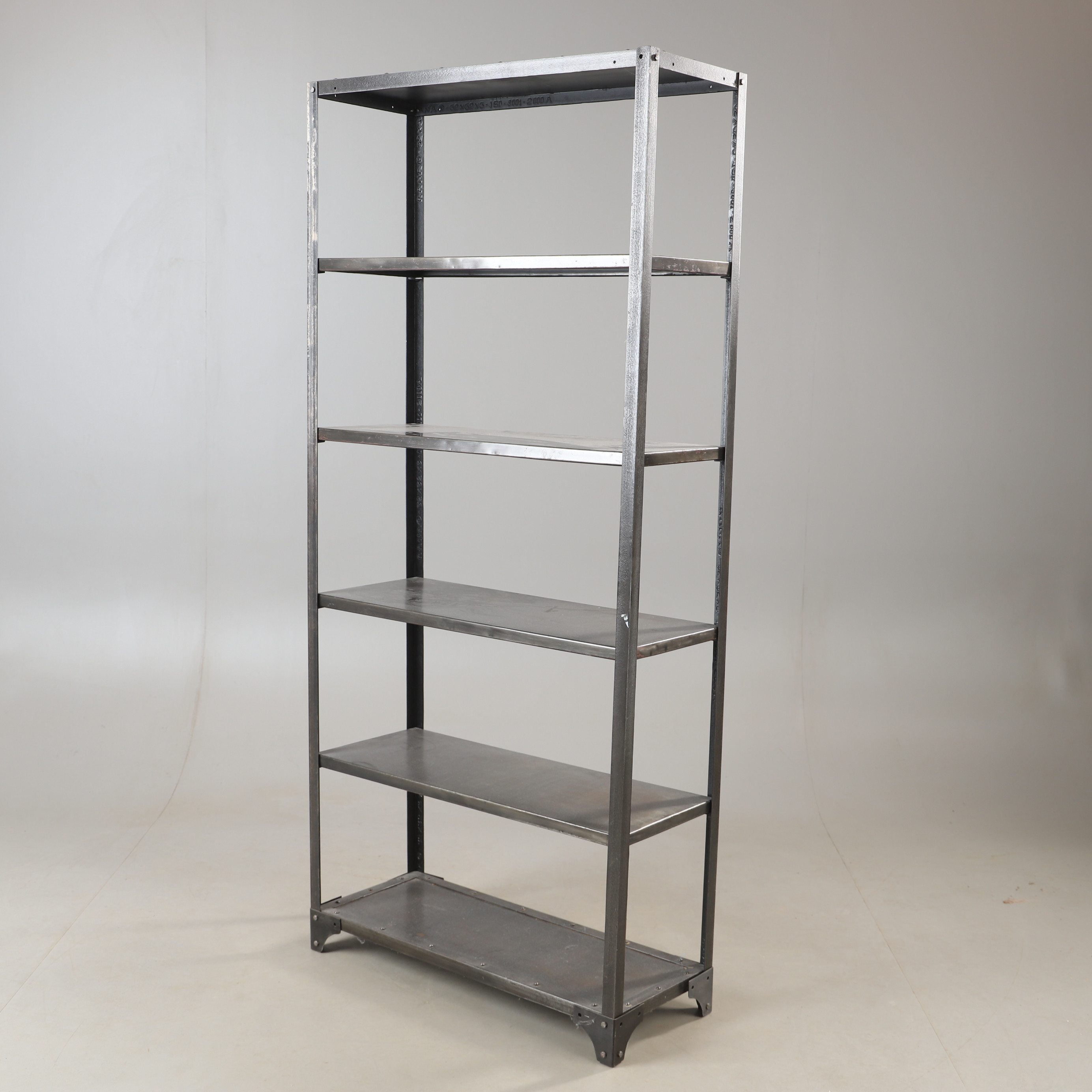 HYLLA, metall, DAY Home Birger Mikkelsen, Danmark, 1900-talets slut.