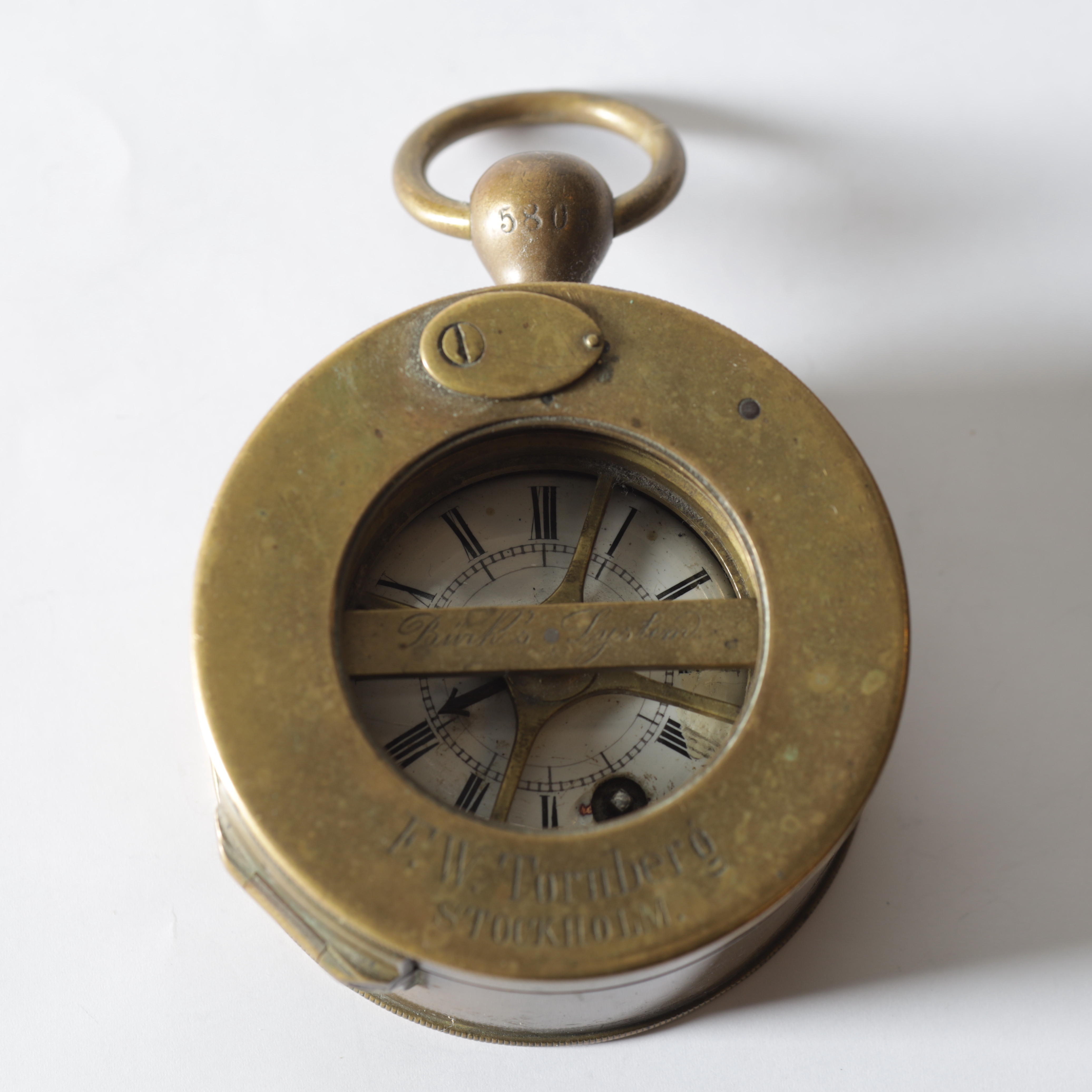 NATTVAKTSUR, mässing, Bürk's System, märkt F.W Tornberg, Stockholm, 1800-/1900-tal.