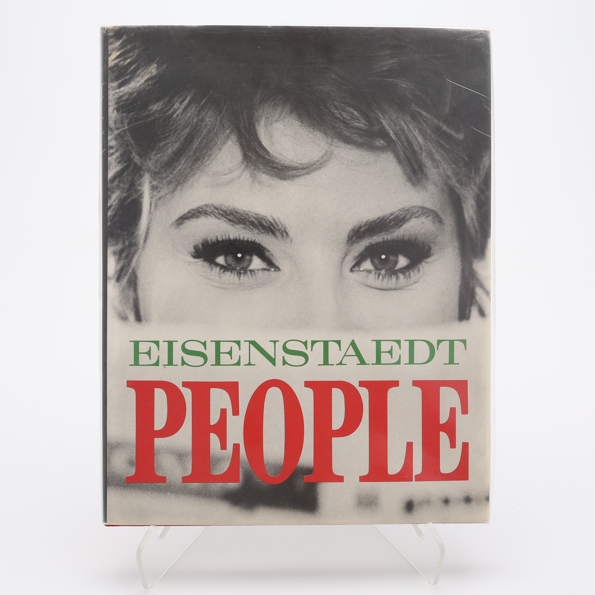 FOTO. DEN AMERIKANSKE FOTOGRAFEN ALFRED EISENSTAEDTS "PEOPLE" I FÖRSTA UPPLAGAN, 1973.