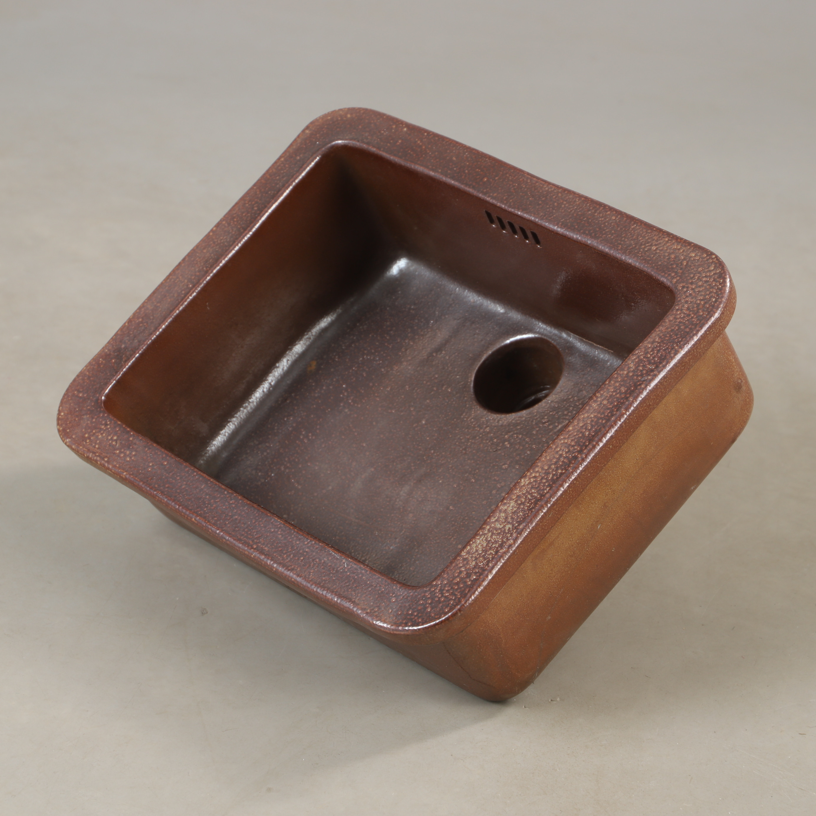 VASK, ”V40”, saltglaserat stengods, Höganäs, 1900-talets första hälft.