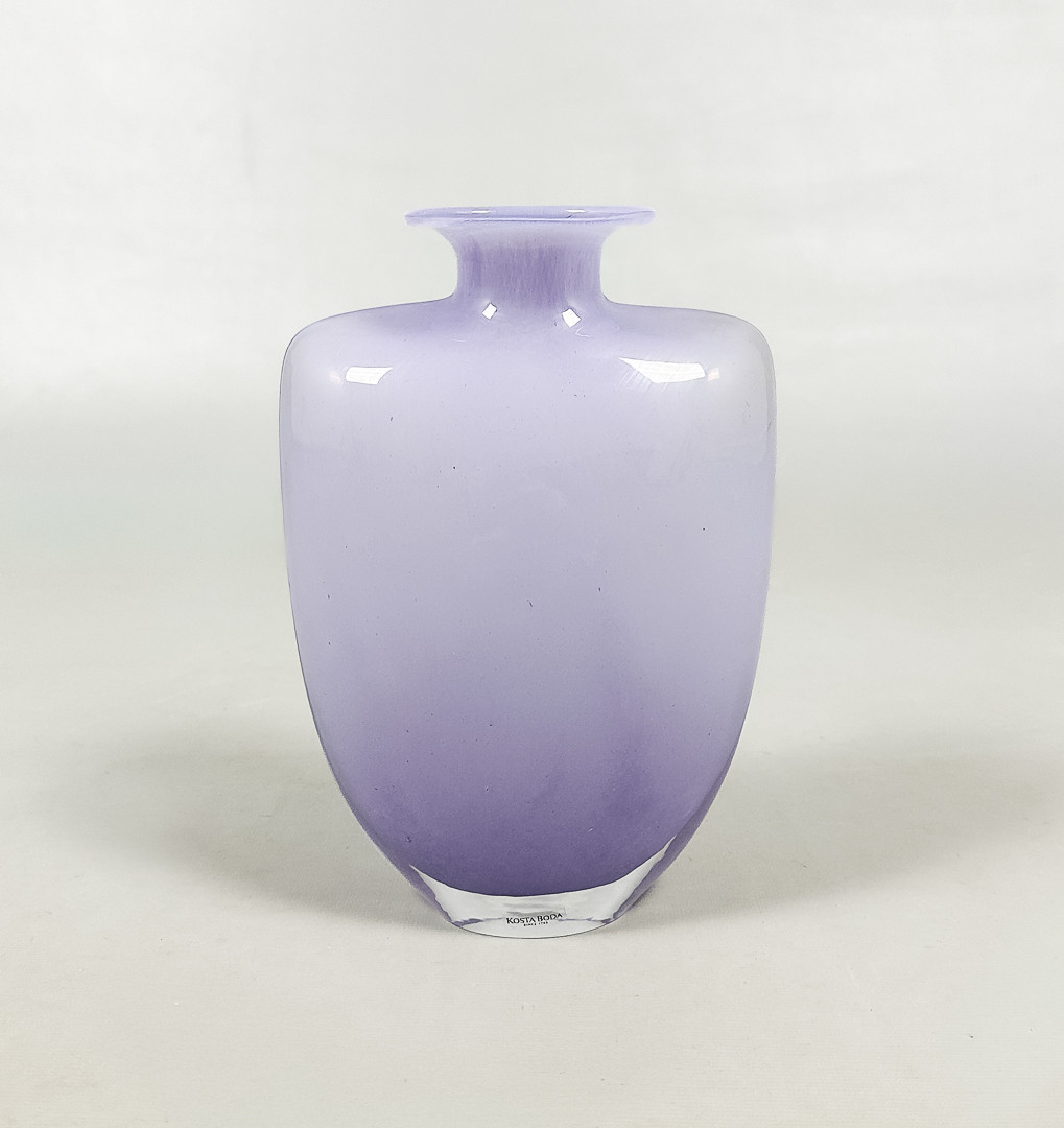 KJELL ENGMAN. VAS, glas, signerad, Kosta Boda.