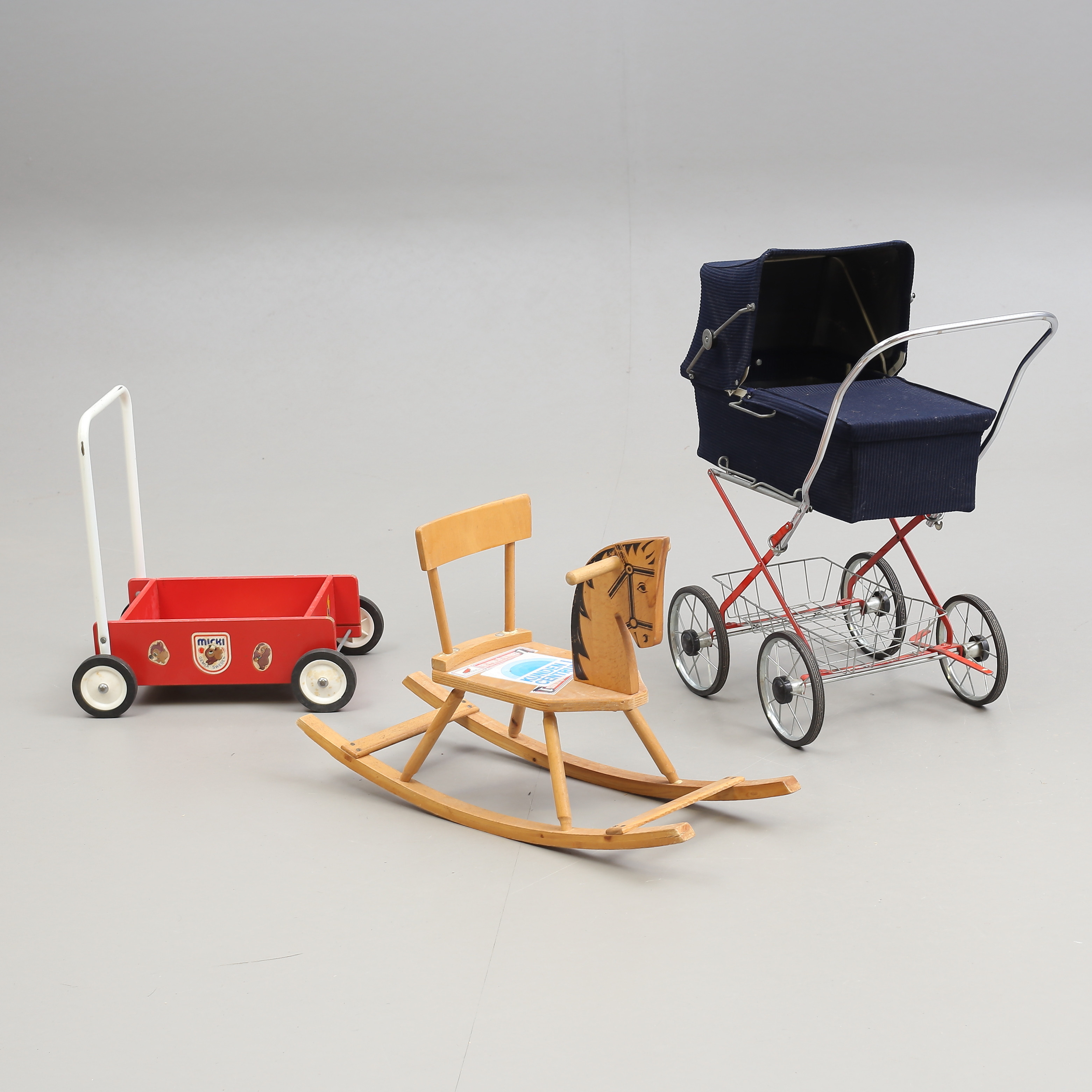 GUNGHÄST, LÄRA-GÅ-VAGN samt DOCKVAGN, 1900-talets senare del.