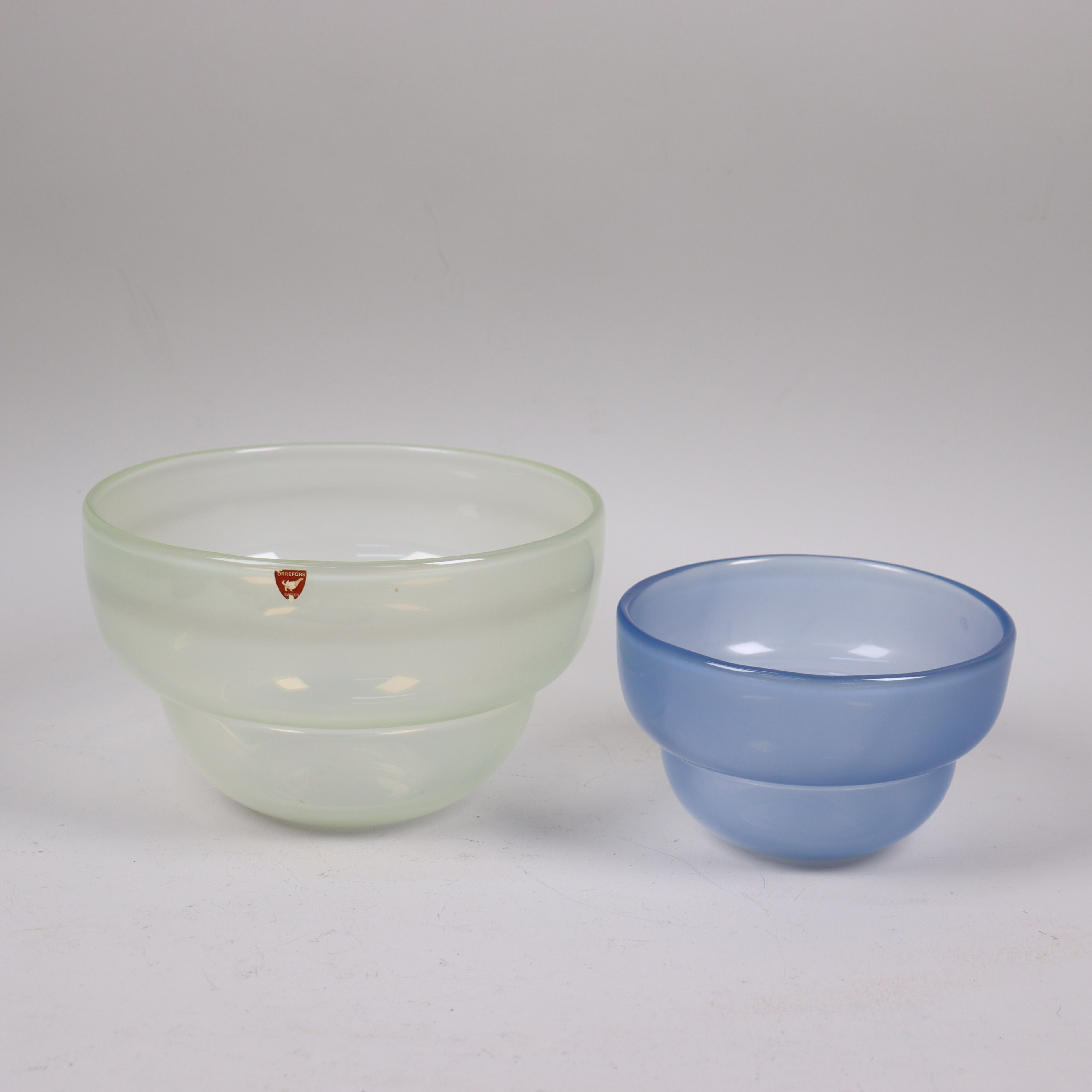 GUNNAR CYRÉN. Orrefors, skålar i glas, 2 st.