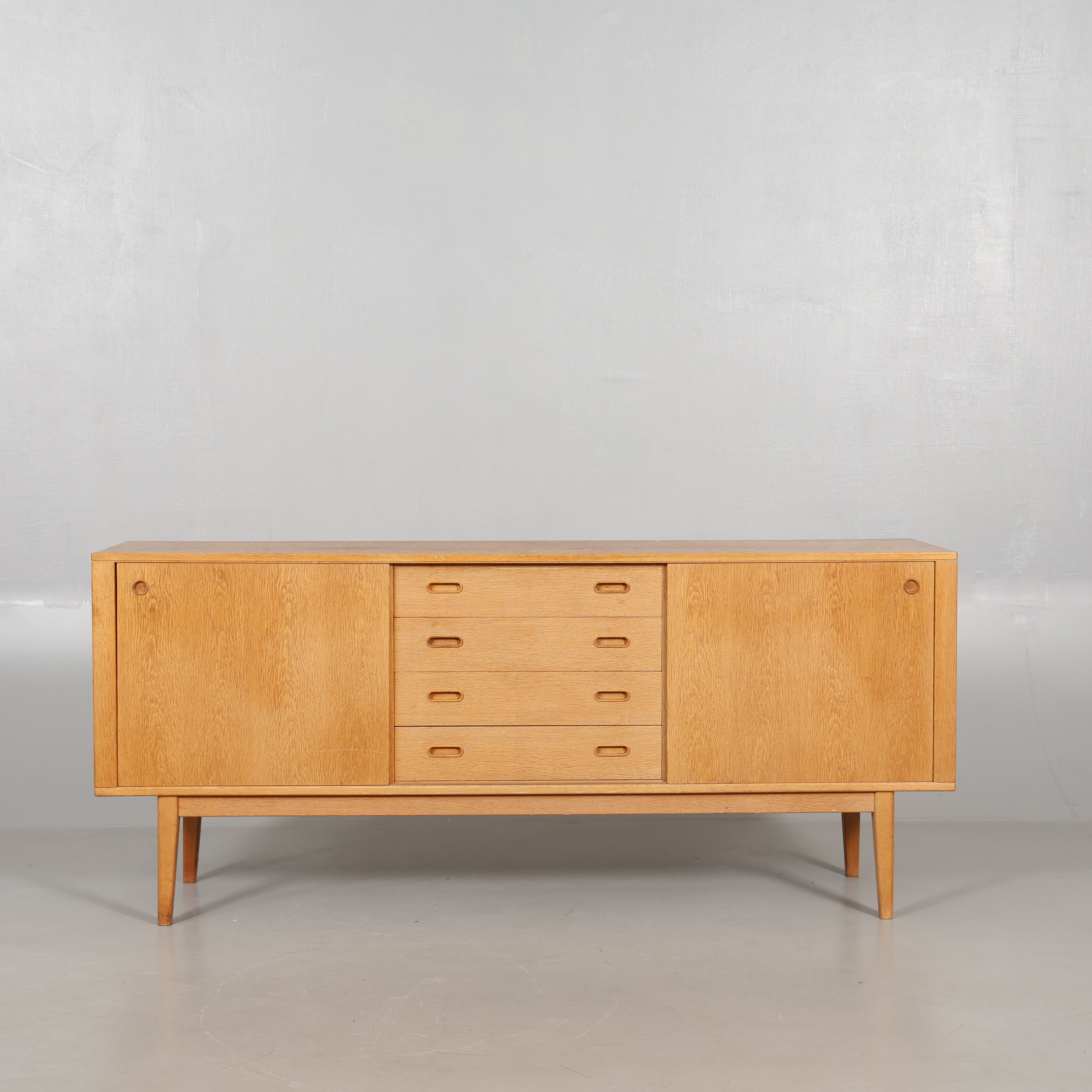 ERIK WÖRTZ. SIDEBOARD, "korsör", ek. 1960-tal, IKEA.