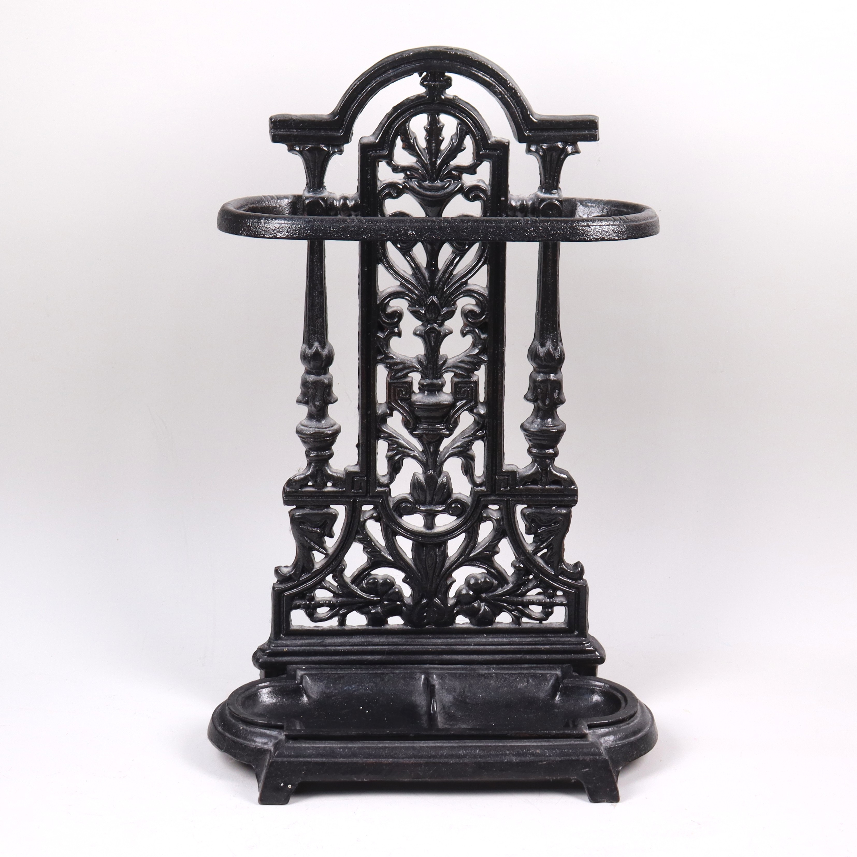 PARAPLYSTÄLL, bemålat gjutjärn, 1900-tal.