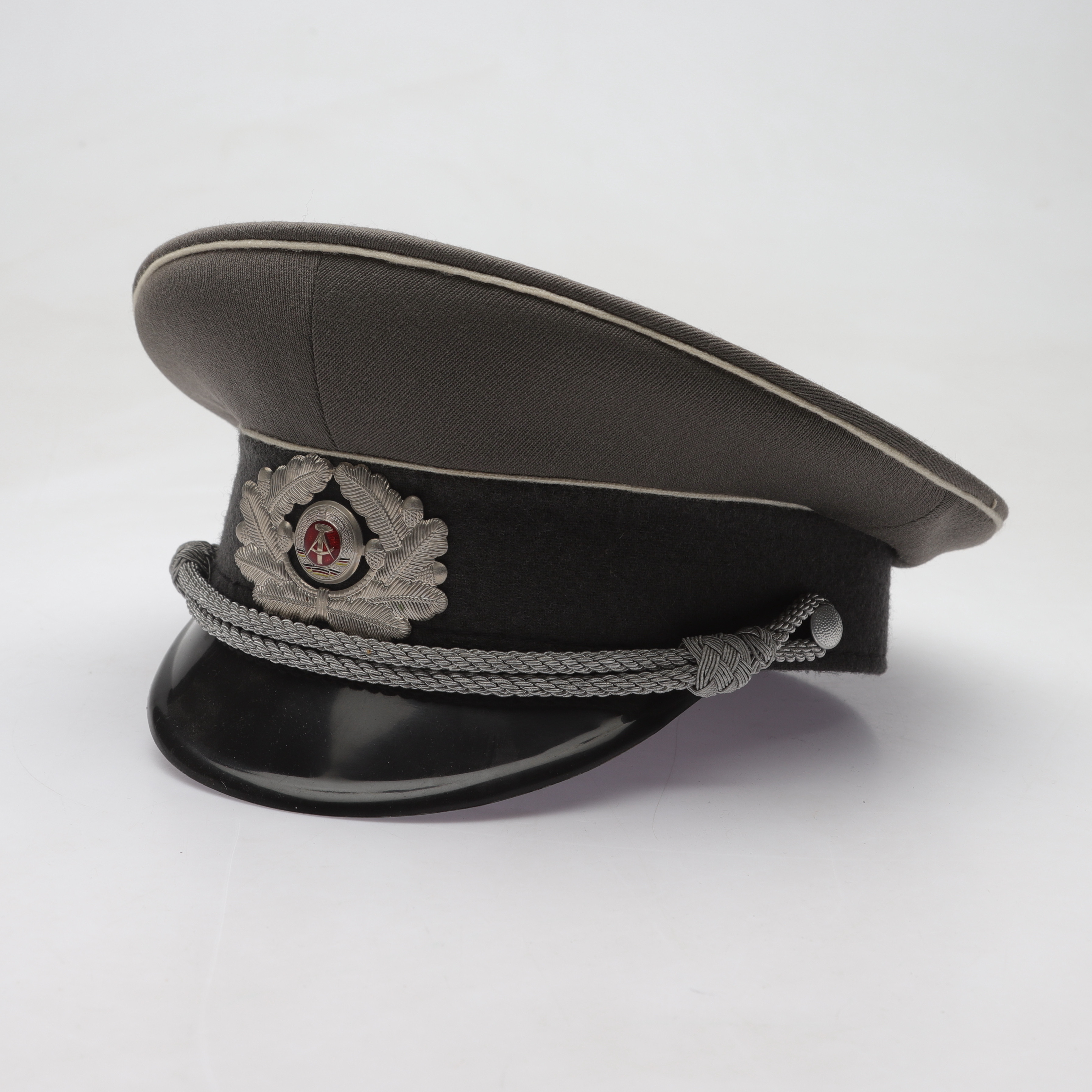 UNIFORMSMÖSSA, NVR, Östtyskland, 1900-talets andra hälft.