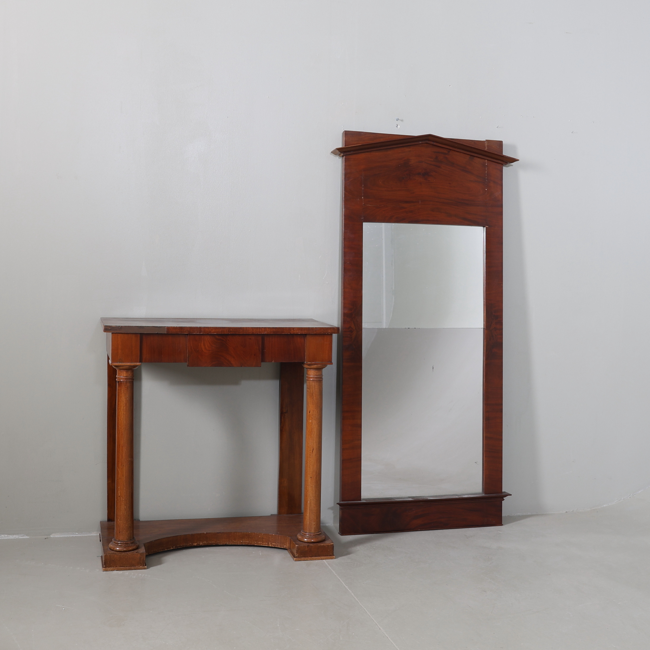 SPEGEL, med konsollbord, Karl Johan-stil, 1900-tal.