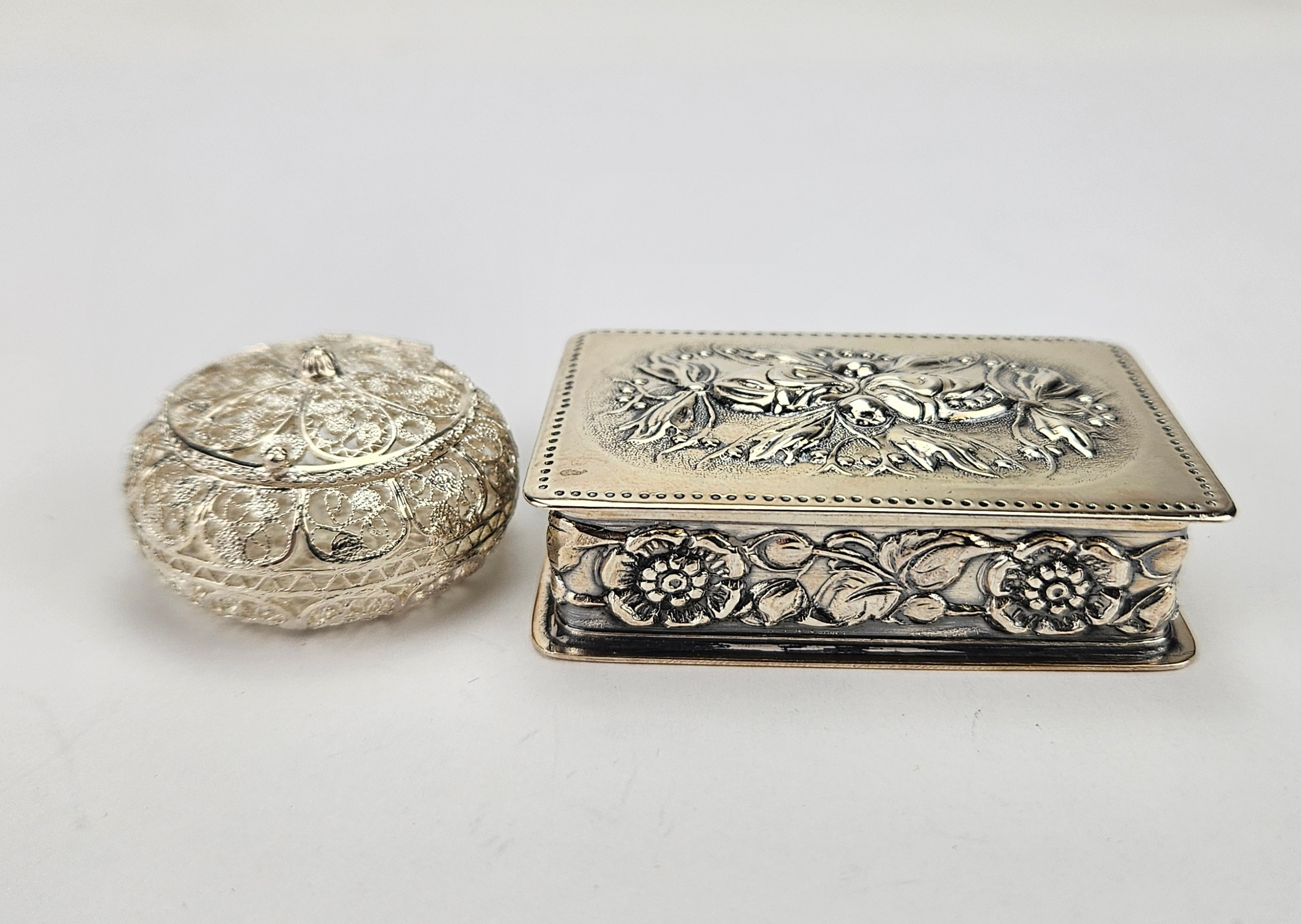 DOSOR, 2 st, silver, bland annat filigran, vikt ca. 51 gram.