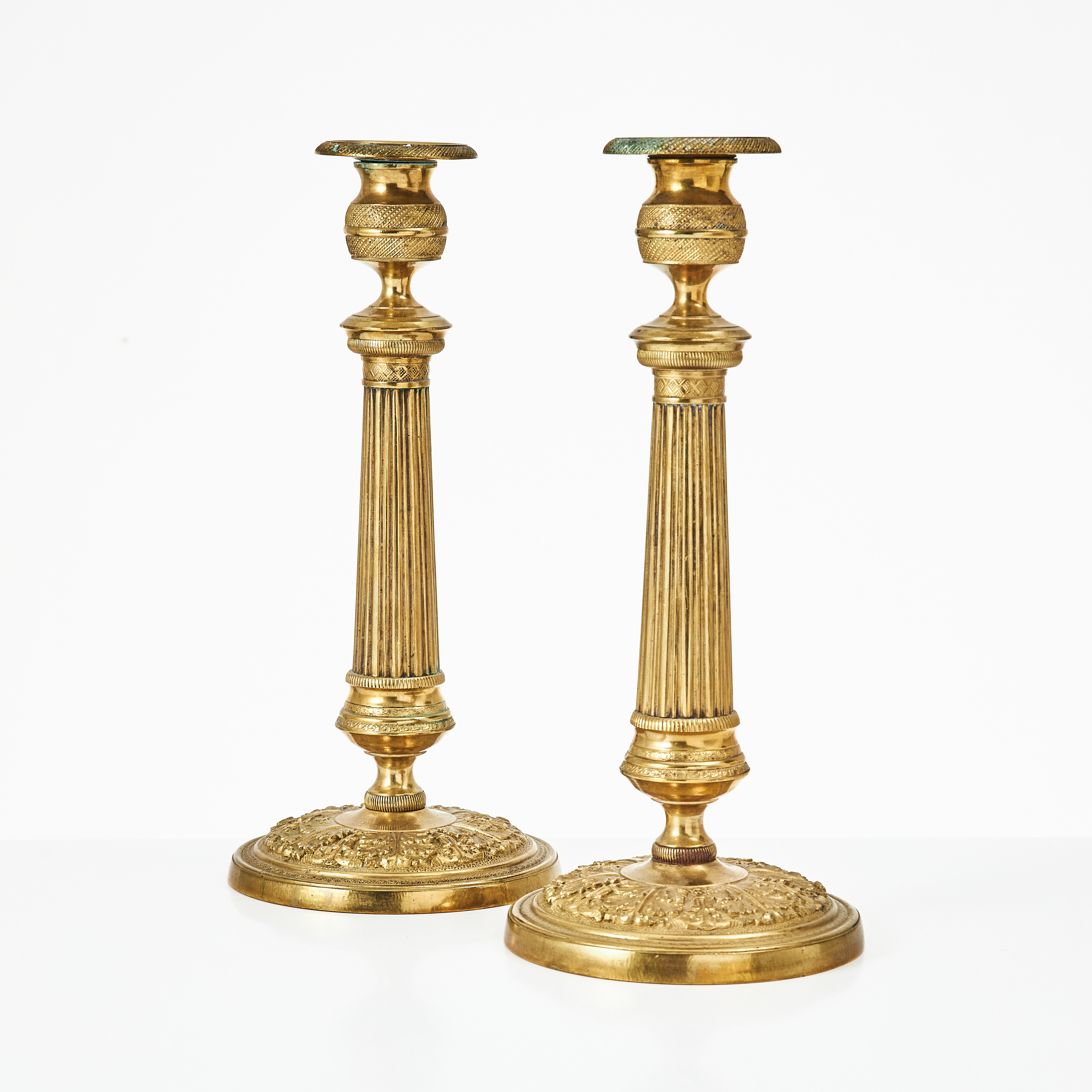 LJUSSTAKAR, 1 par, empirestil, 1900-tal, mässing, märkt undertill nr37.