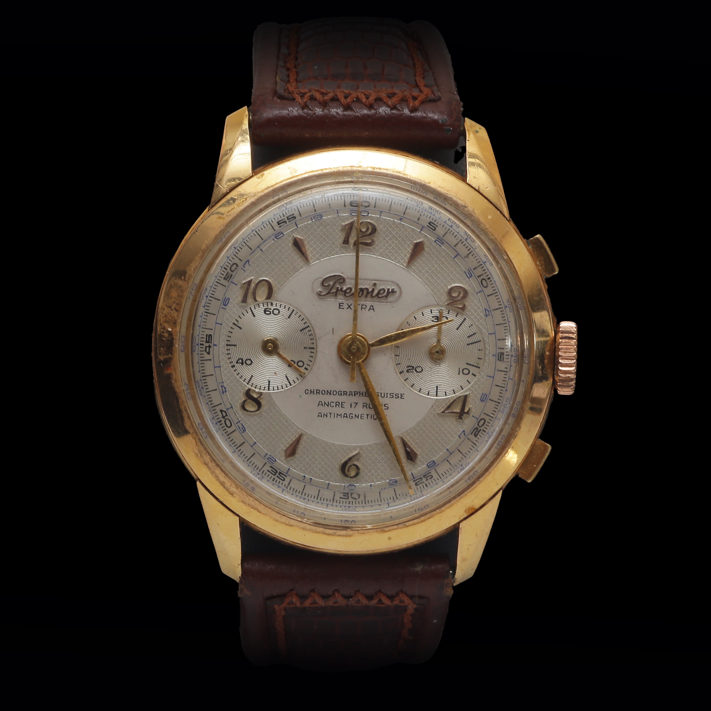 CHRONOGRAPHE SUISSE, 18K GULD, HERRARMBANDSUR, PREMIER EXTRA, CA 1950, ANCRE 17 RUBIS ANTIMAGNETISK, ARMBAND I LÄDER.