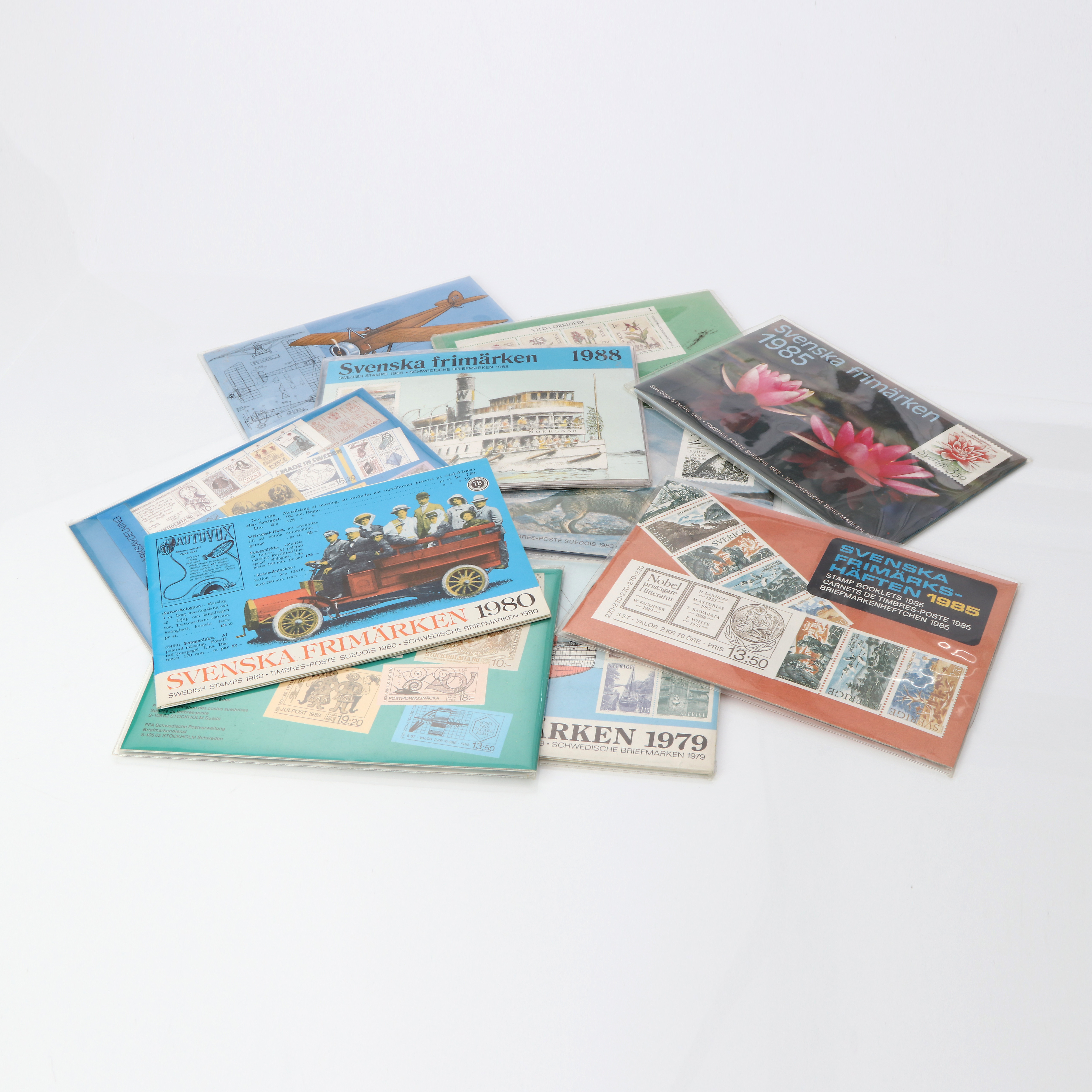 FRIMÄRKEN, ÅRSSATSER, 10 ST. Nominellt värde ca 1200:-.