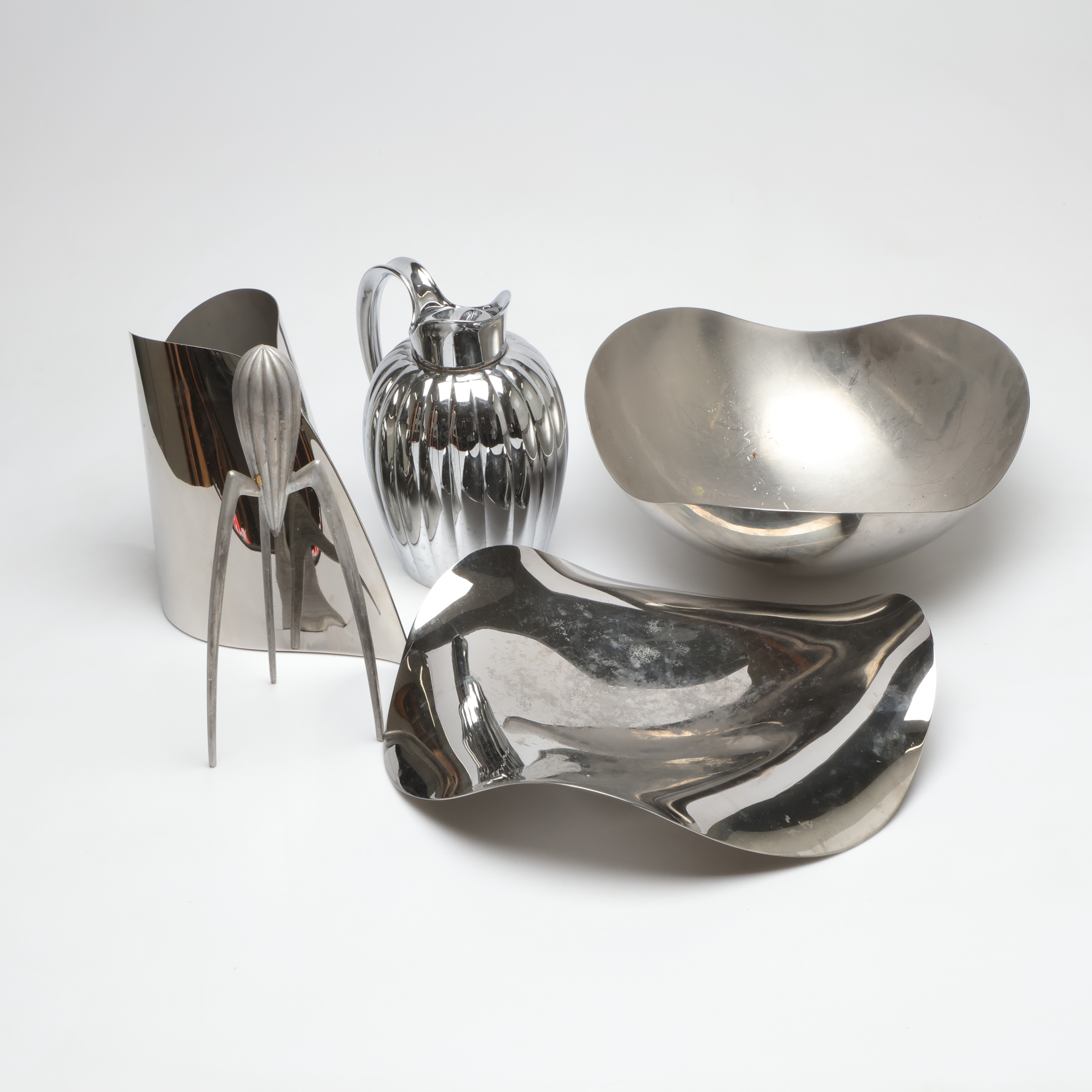 DESIGNFÖREMÅL, 5 delar, Alessi och Georg Jensen.