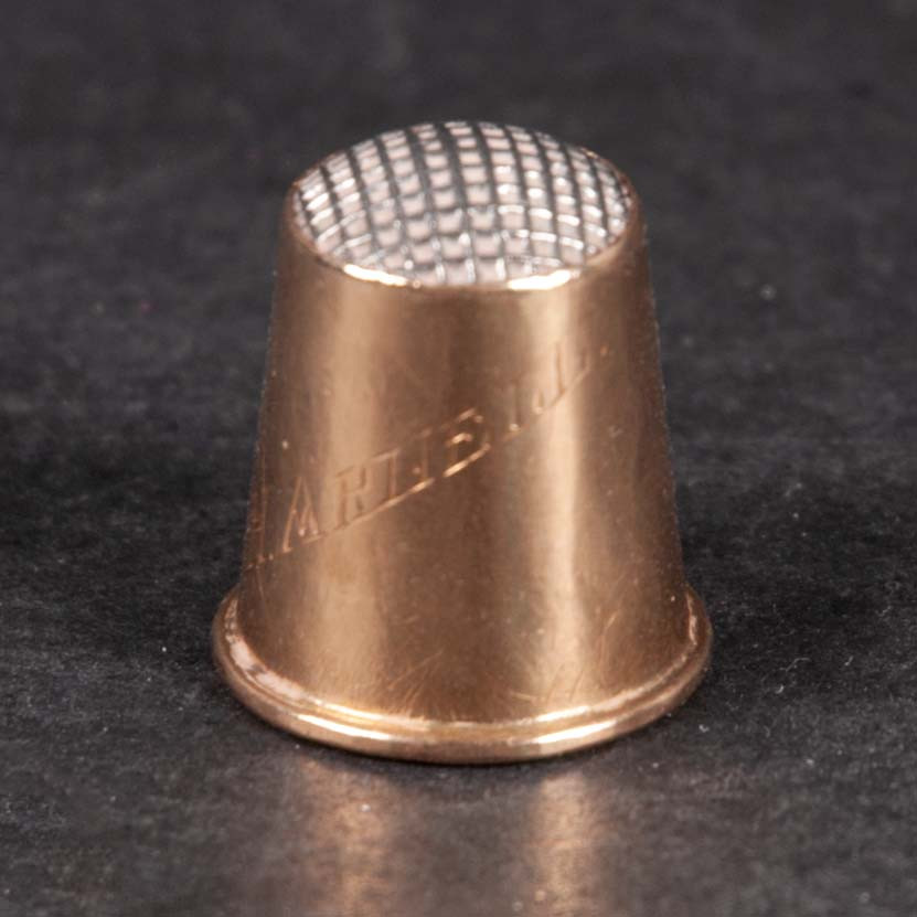 FINGERBORG, 18K guld.