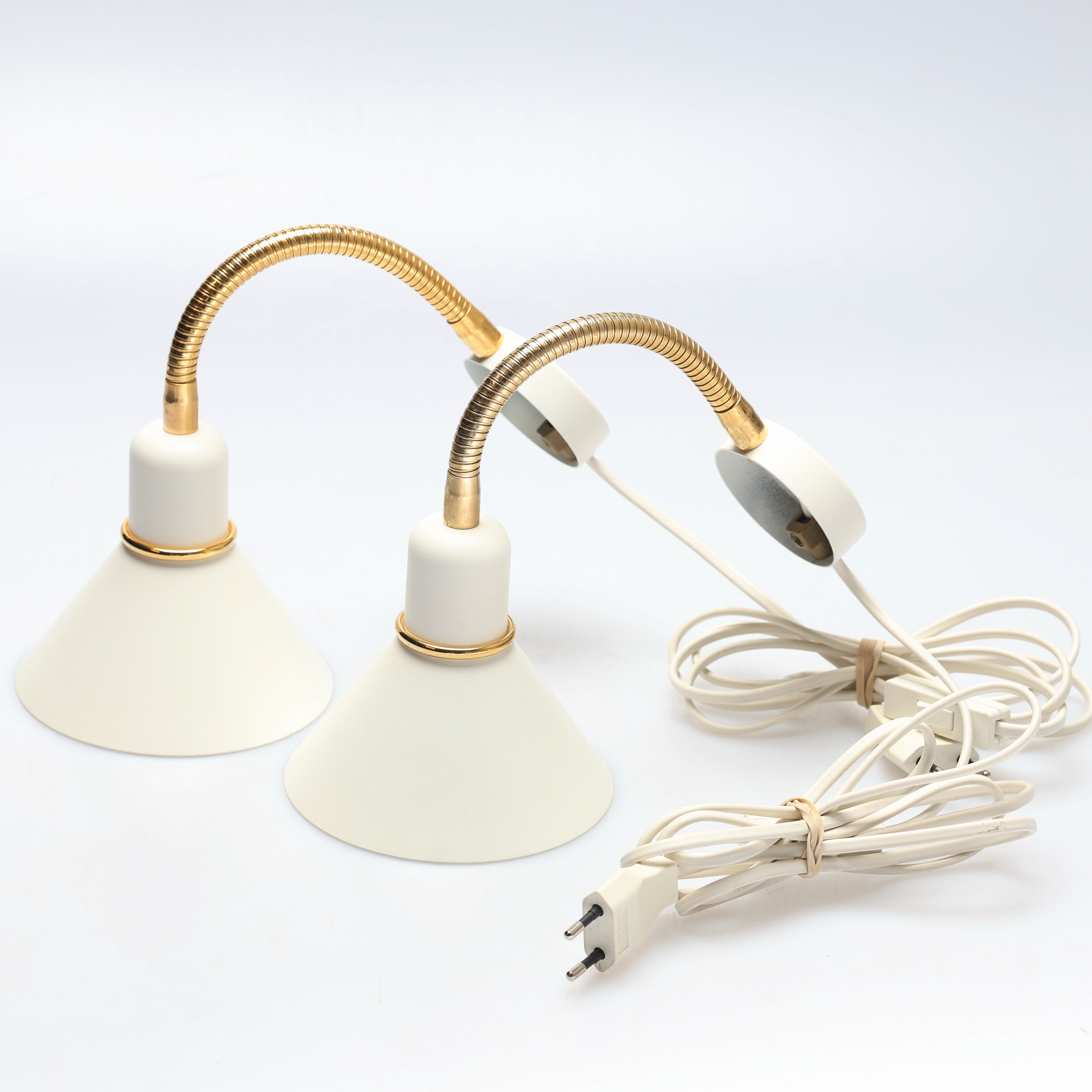 VÄGGLAMPOR. 1 par, Belid, böjbara.