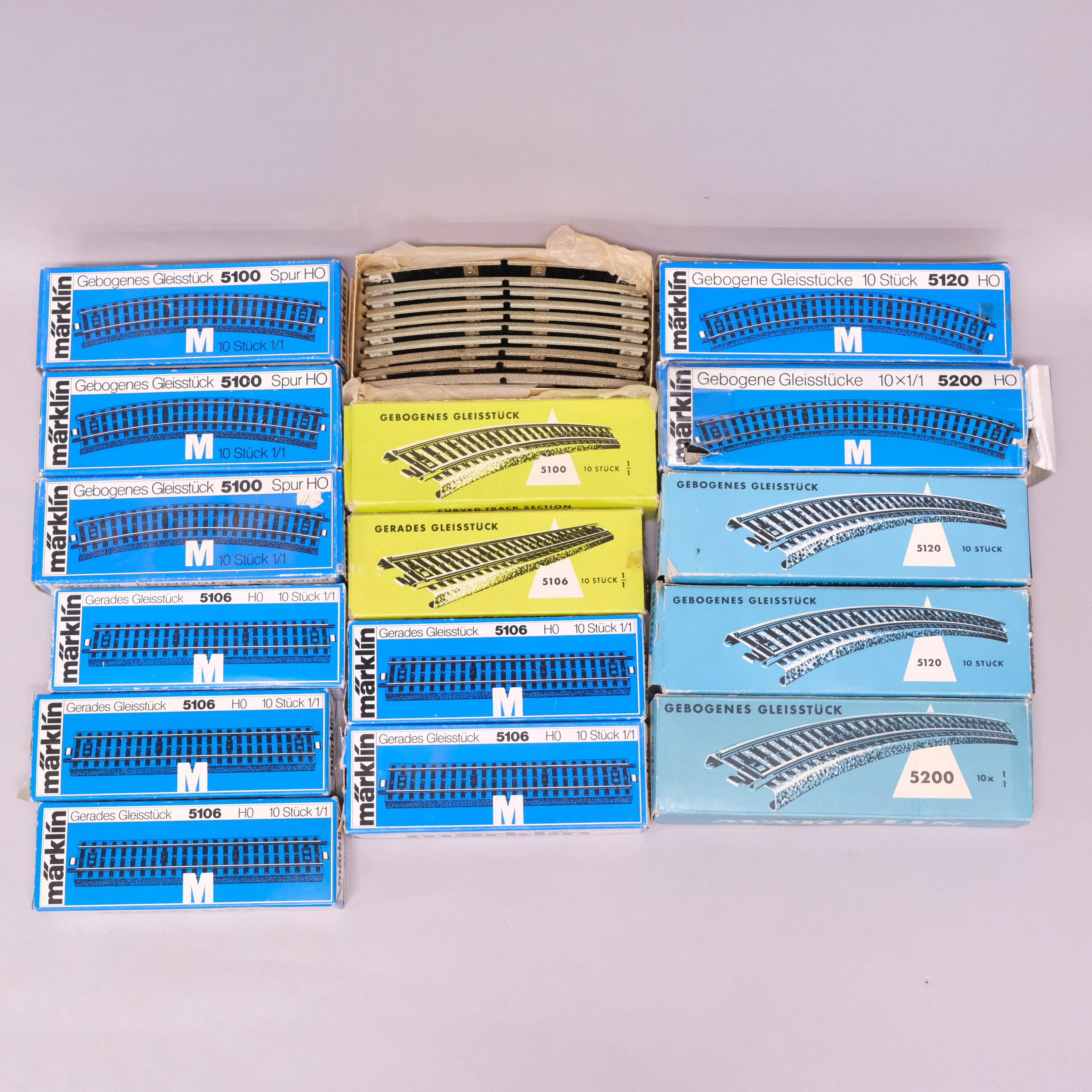 MÄRKLIN. MODELLJÄRNVÄG, PARTI RÄLSDELAR. SKALA H0.