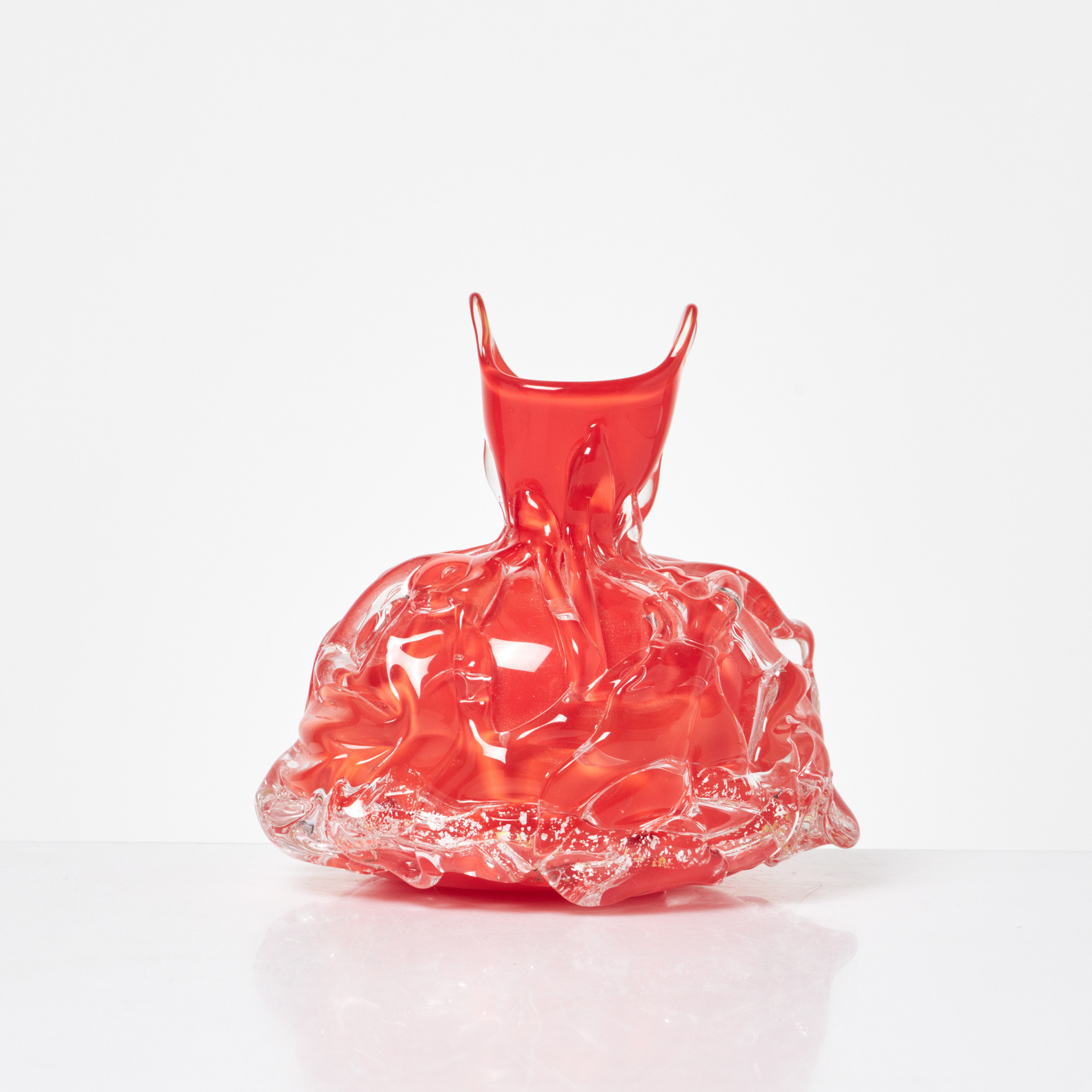 EMILIA LINDERHOLM. Vas, "Seguidilla", glas, underfång i rött, signerad, daterad 2020, Orranäs Glasbruk.