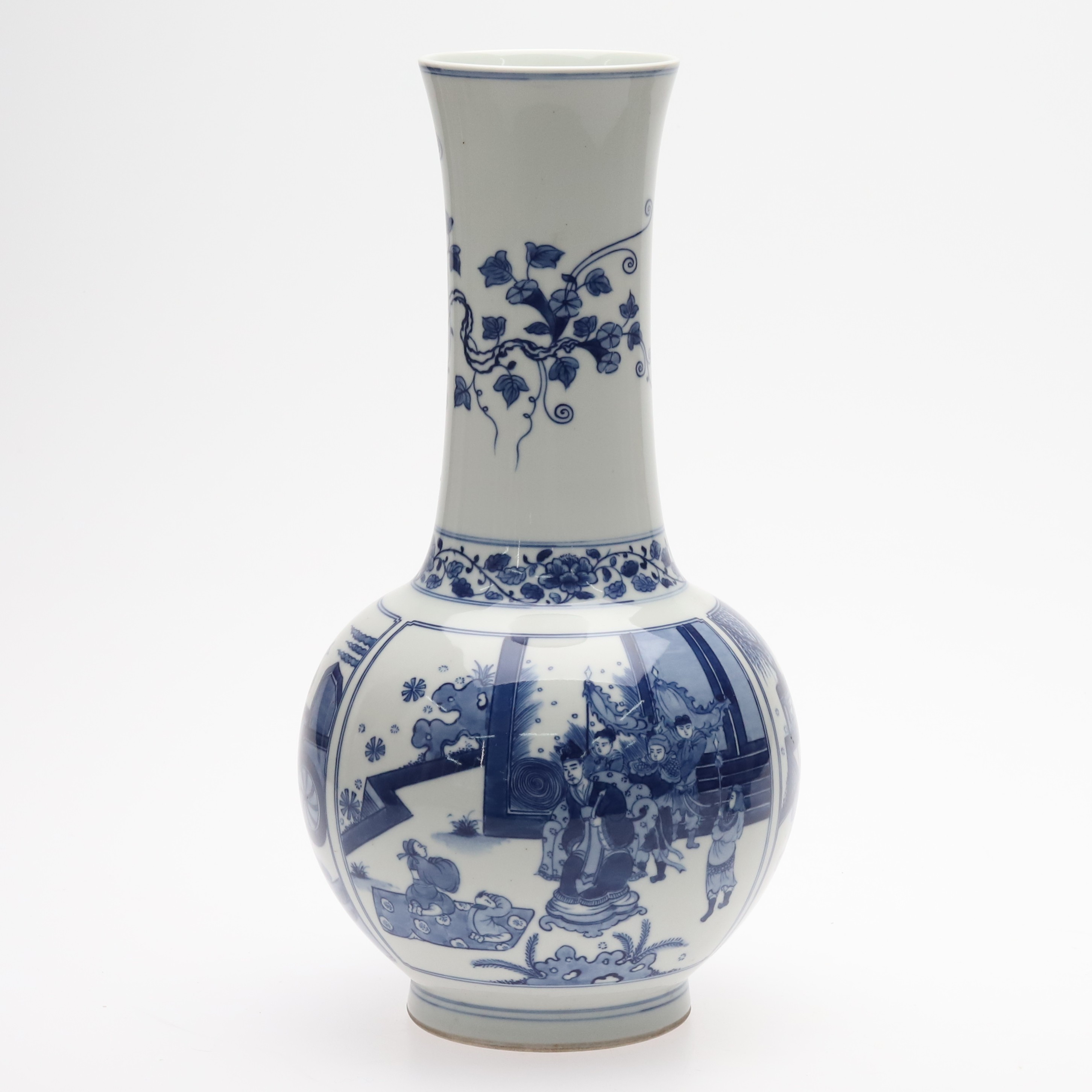 VAS. Porslin. Kina, 1900-tal.