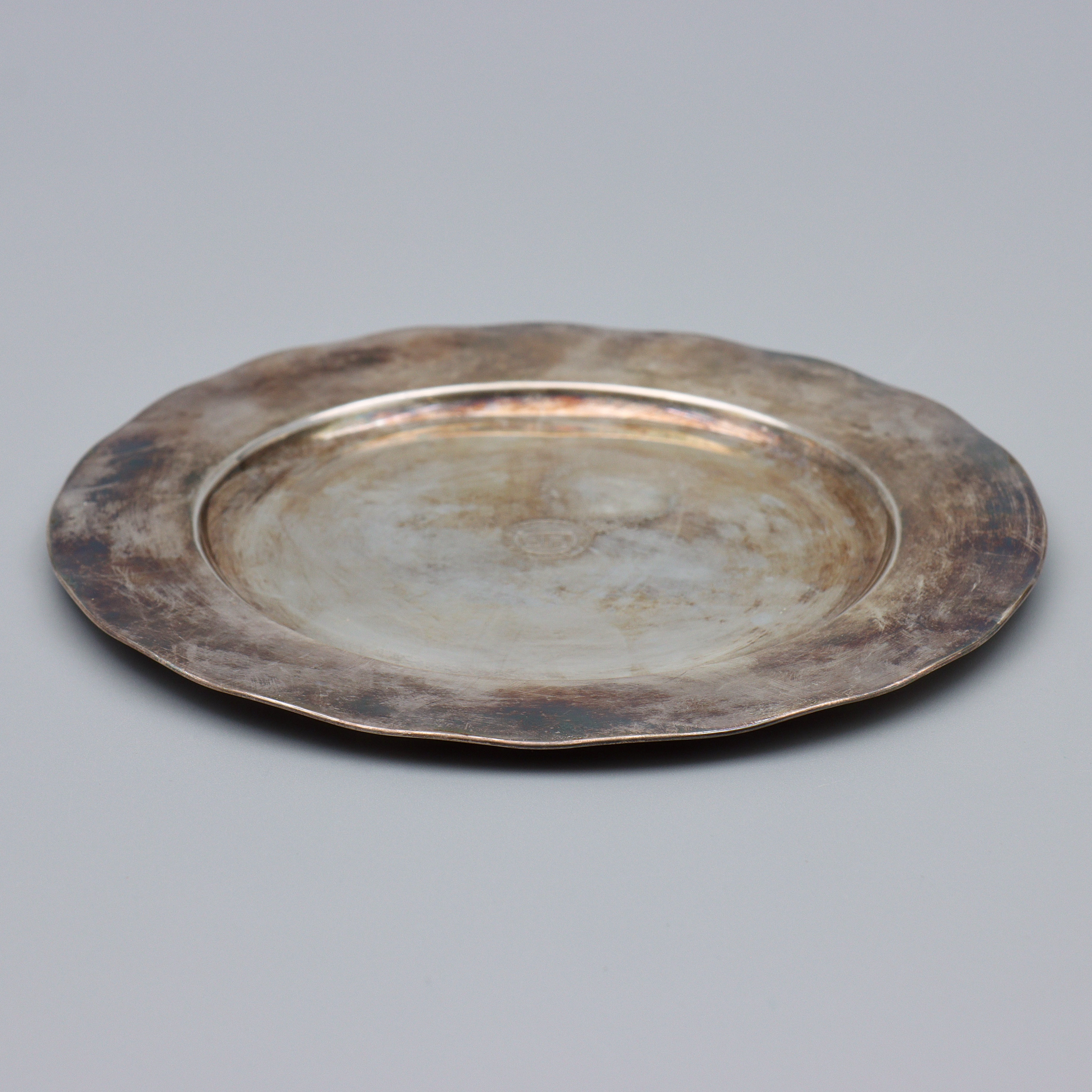 SILVERFAT U8 (1946) CG HALLBERG STOCKHOLM (CENTRERAD STÄMPEL A-B. JOH. FORSMAN & CO UMEÅ).