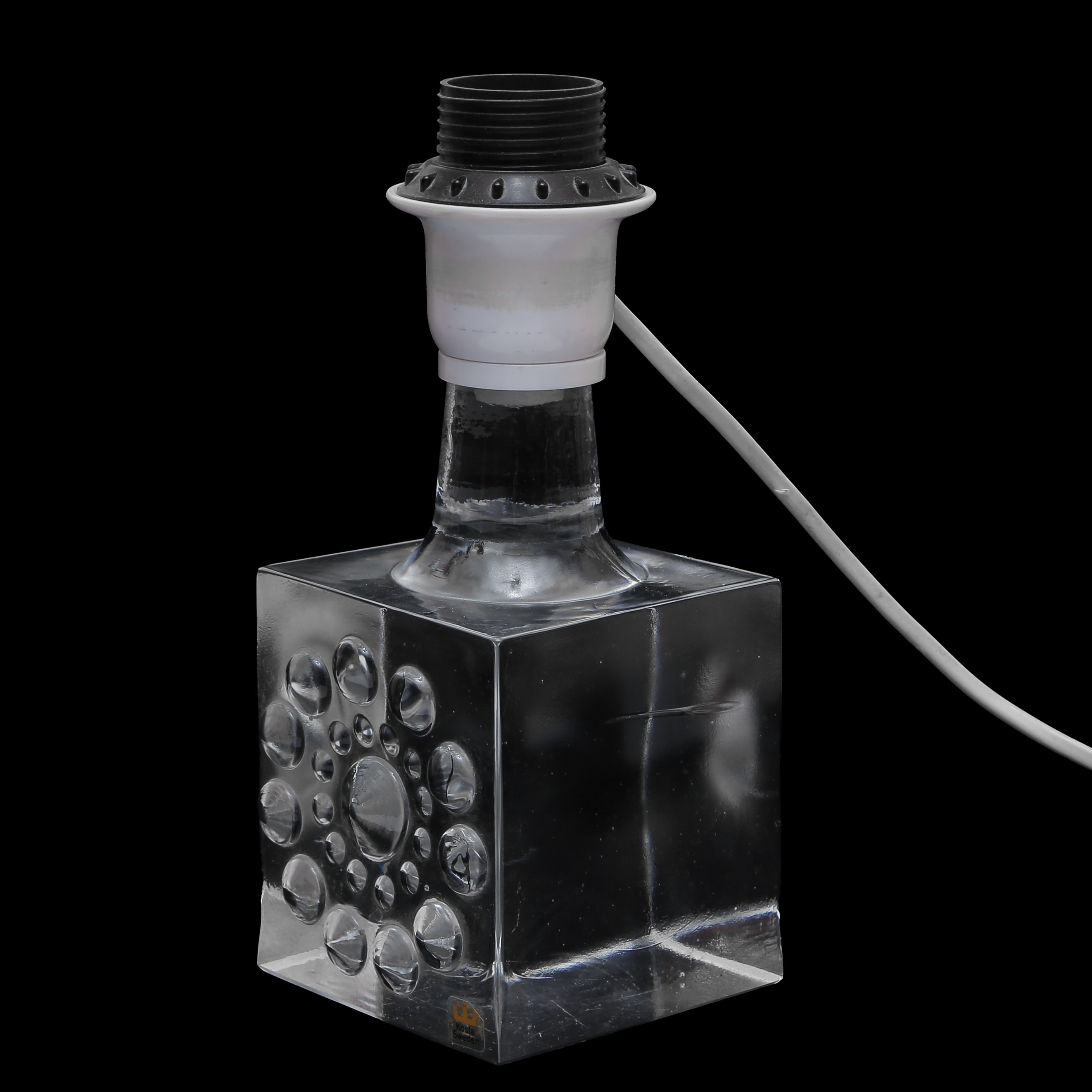 BERTIL VALLIEN. BORDSLAMPA, KOSTA, SIGNERAD KOSTA 10814 B. VALLIEN.