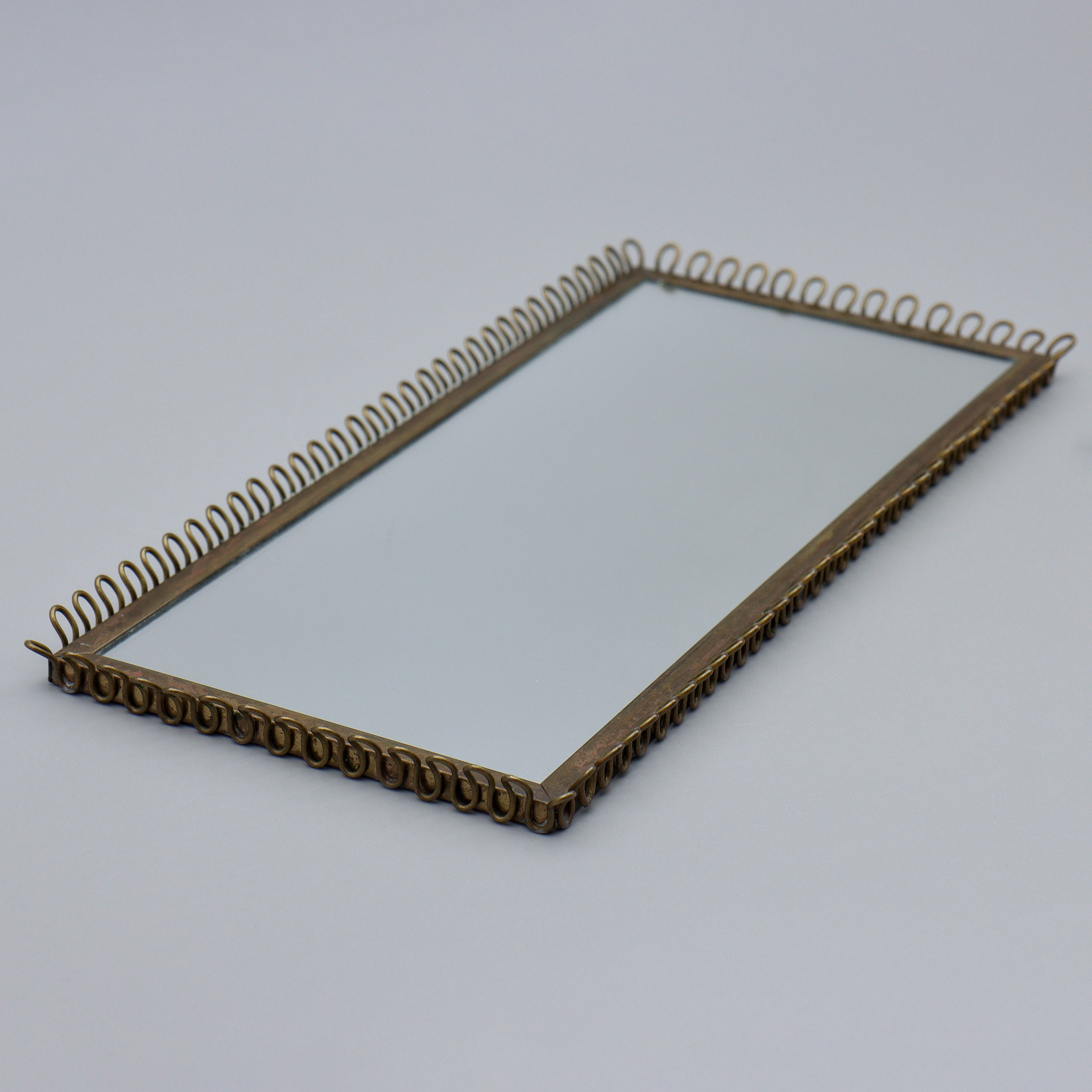 BORDSPLATEAU / SPEGELBRICKA, MÄSSING, SWEDISH MODERN, 1940-TAL.