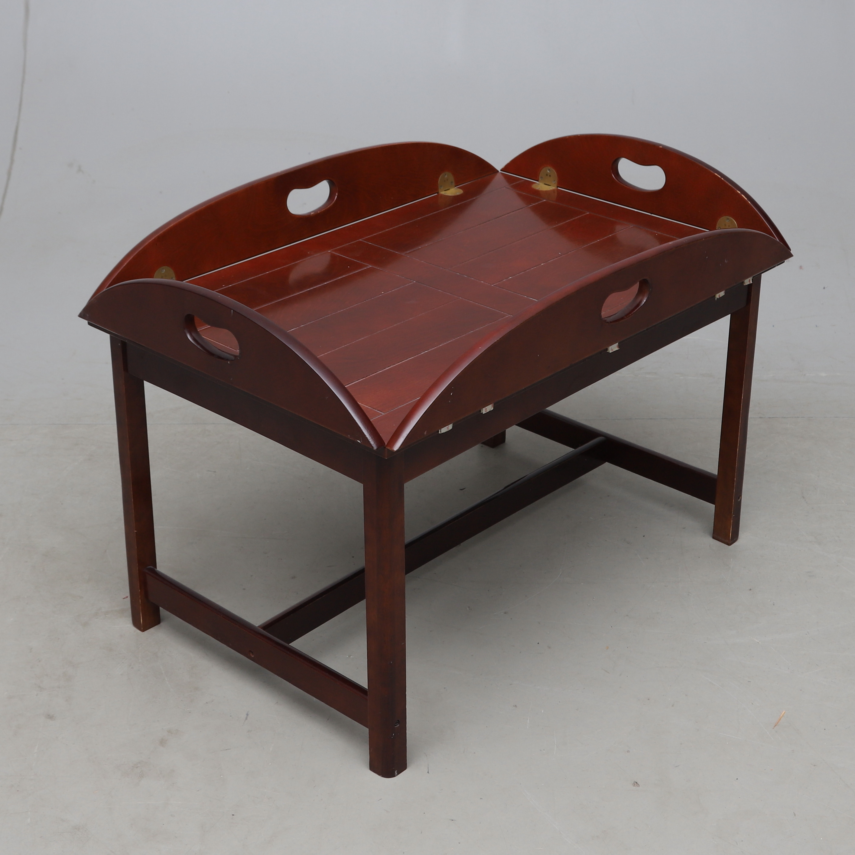 SOFFBORD, s.k. "Butlers tray", 1900-talets andra hälft.