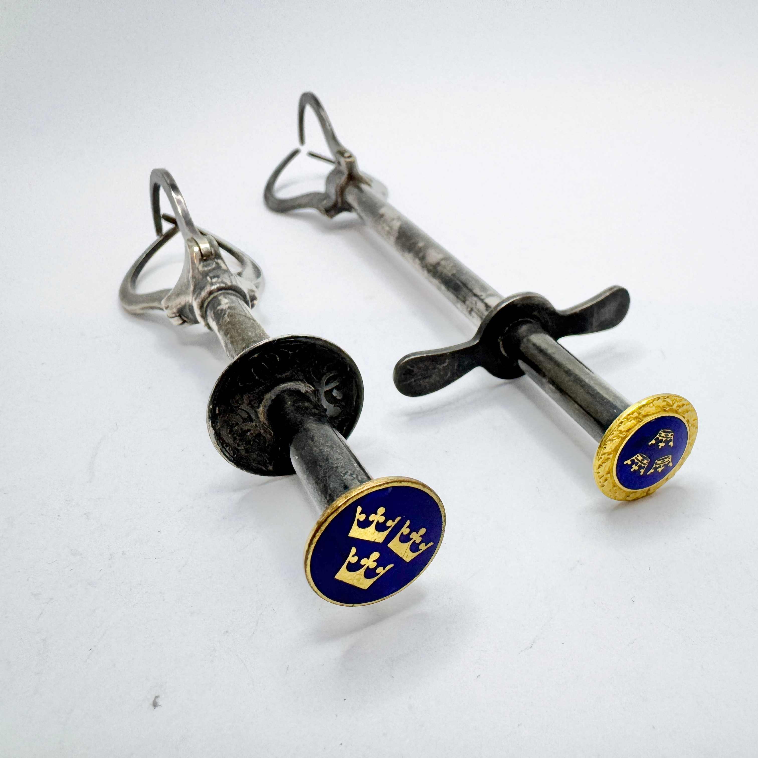 Istång och Sockertång. Emaljerade Tre Kronor.