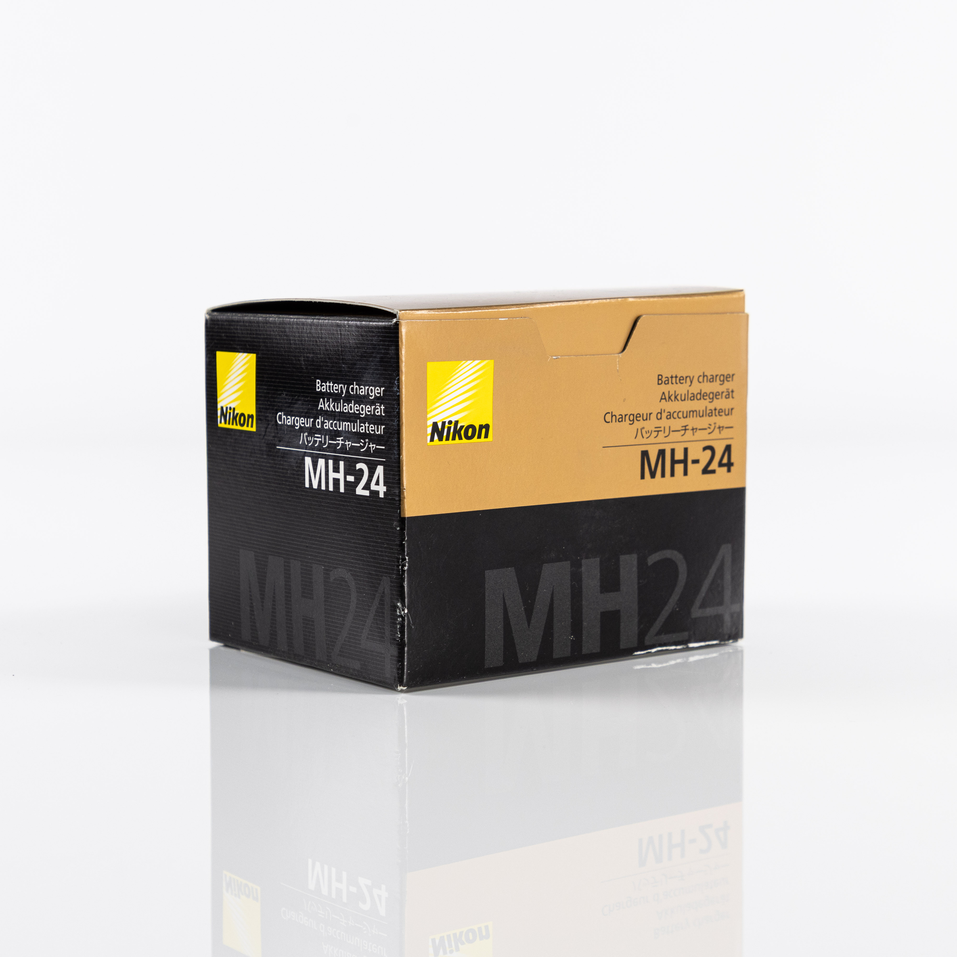 BATTERILADDARE. Nikon MH-24, i kartong.