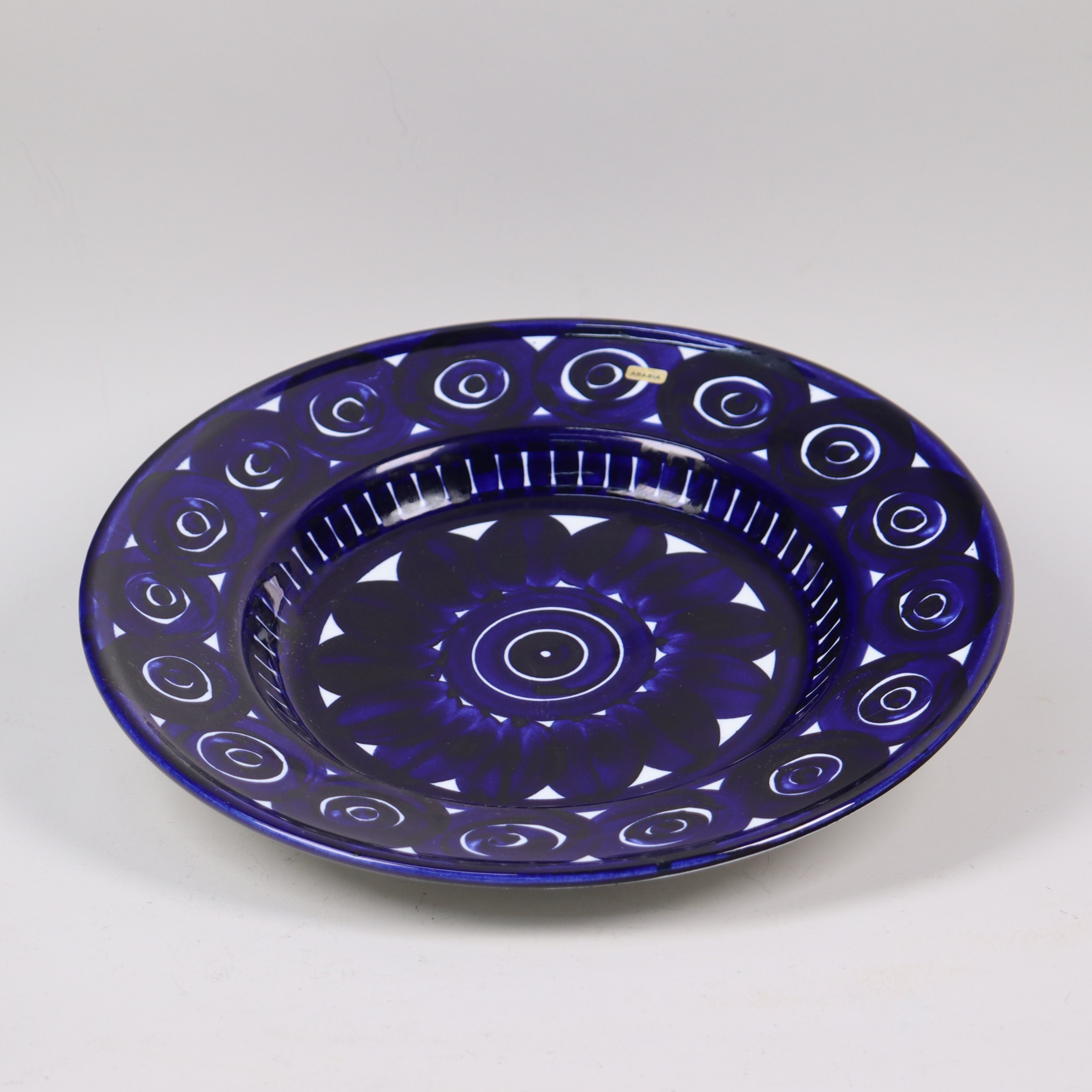 ULLA PROCOPÉ. "Valencia", Arabia, Finland, fat i porslin.