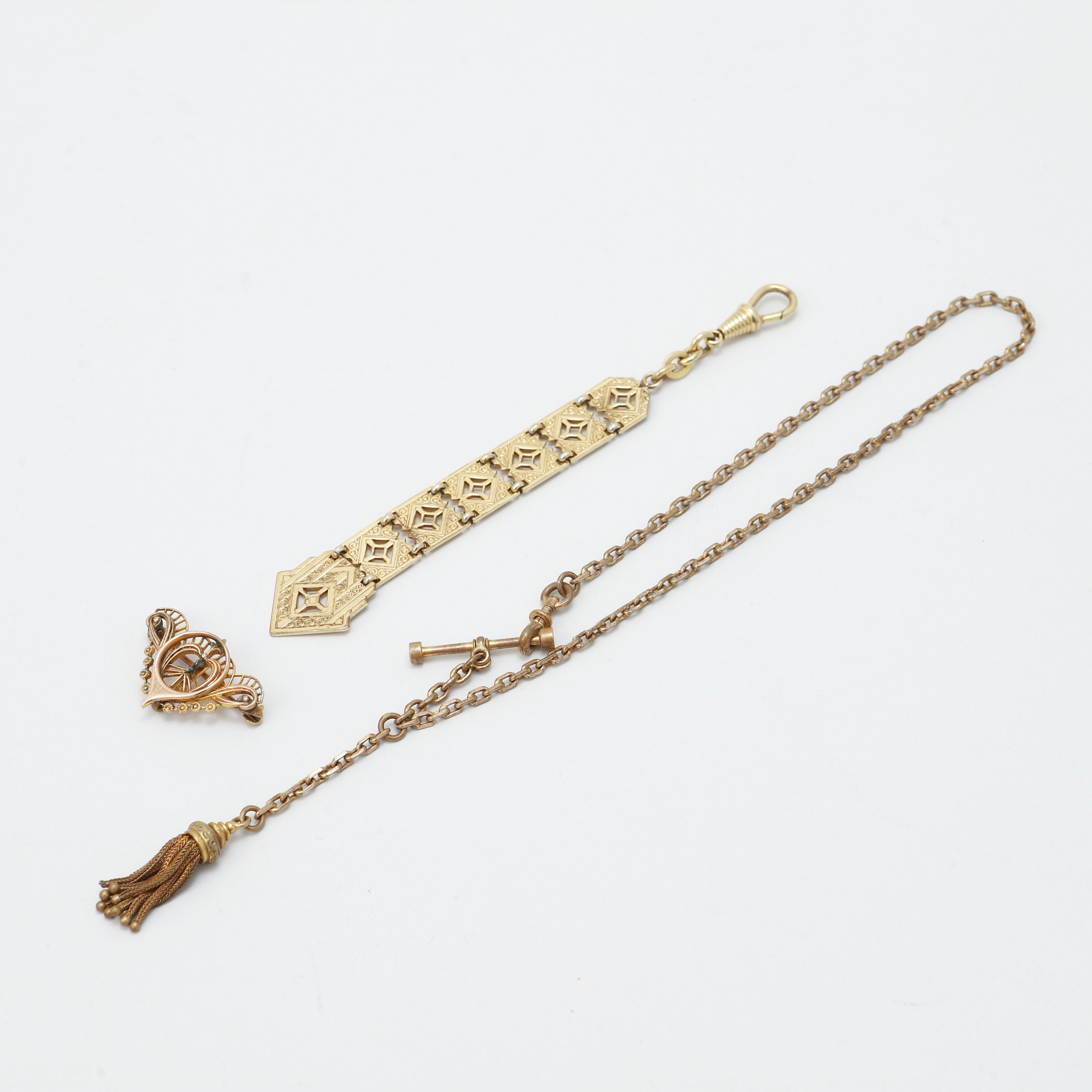 FICKURSKEDJA, CHATELAINE samt BROSCH, 1800/1900-tal.