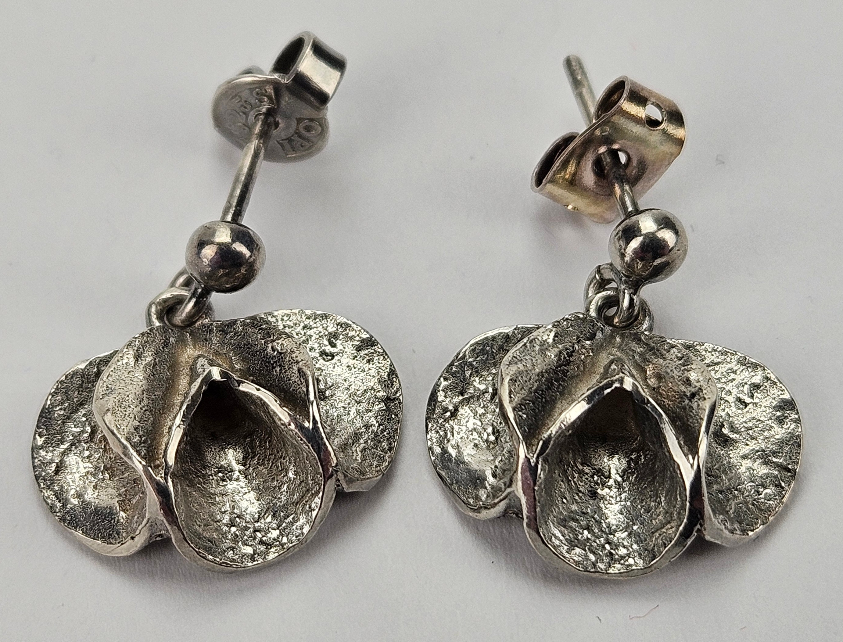 THERESIA HVORSLEV. Örhängen, ett par, silver, Mema, Lidköping 1978.
