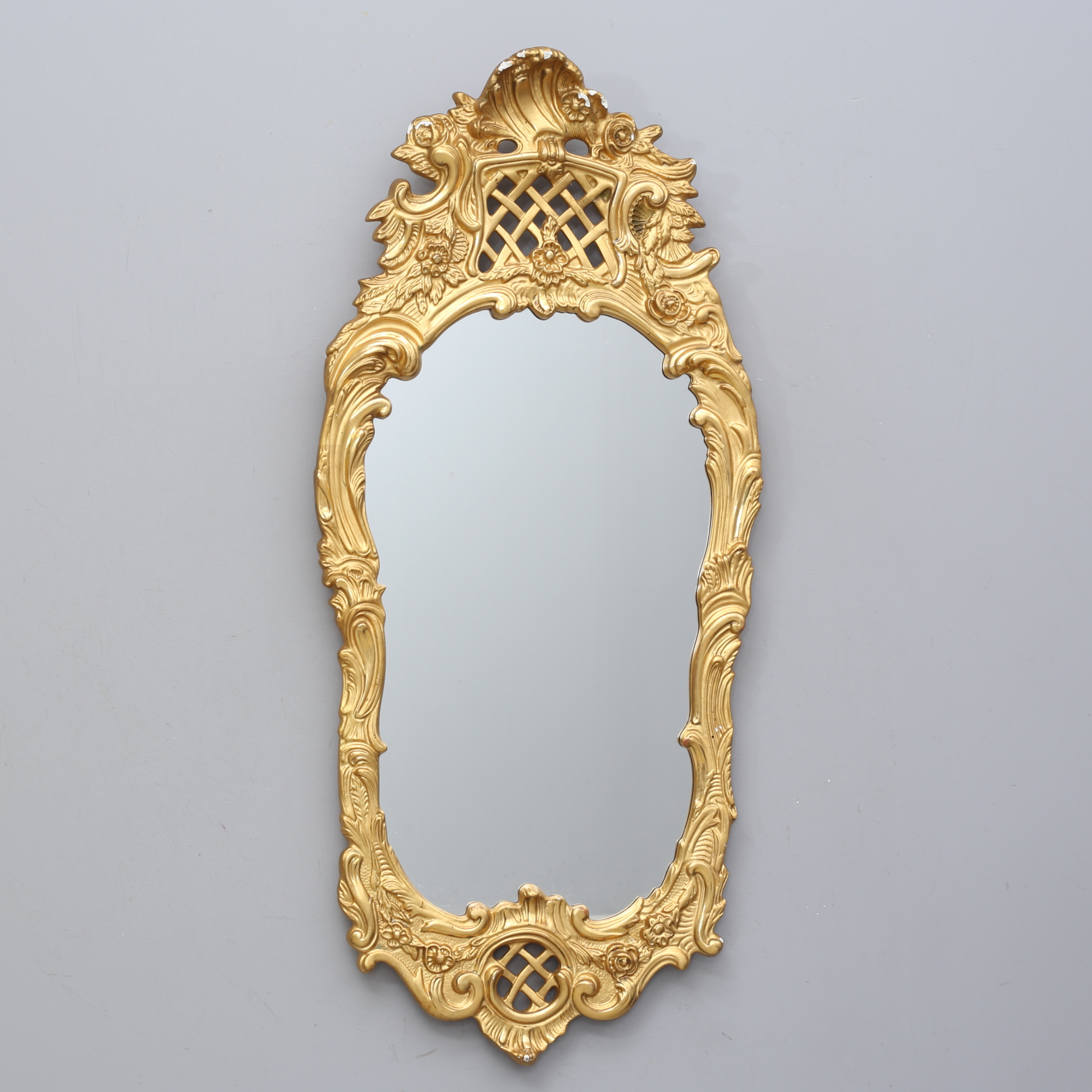 SPEGEL, förgylld, rokokostil, Konst & Hantverksprodukter, Nyköping, 1900-talets andra hälft.