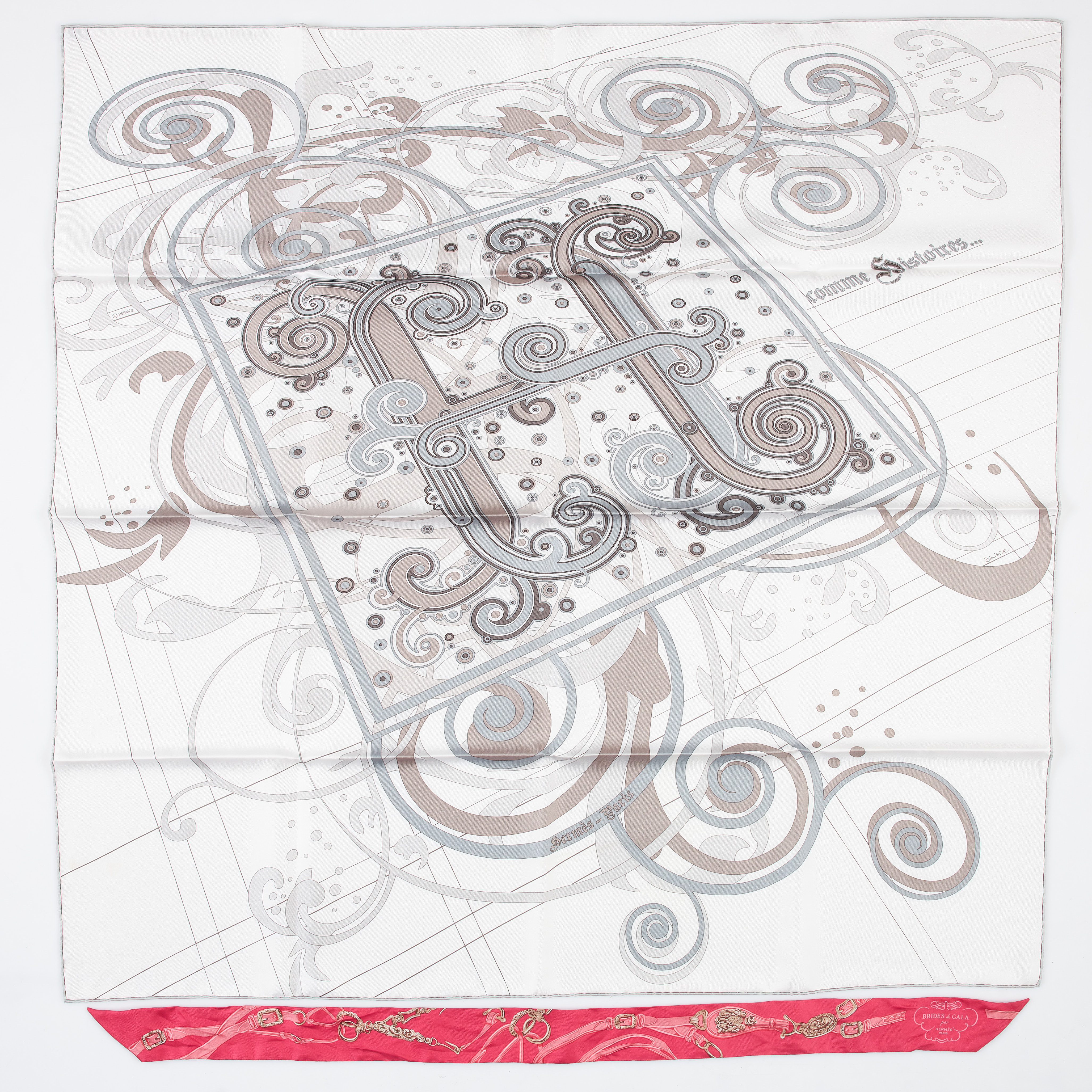 HERMÈS, 3 dlr, scarfar samt knytkort, siden, i originalkartonger.