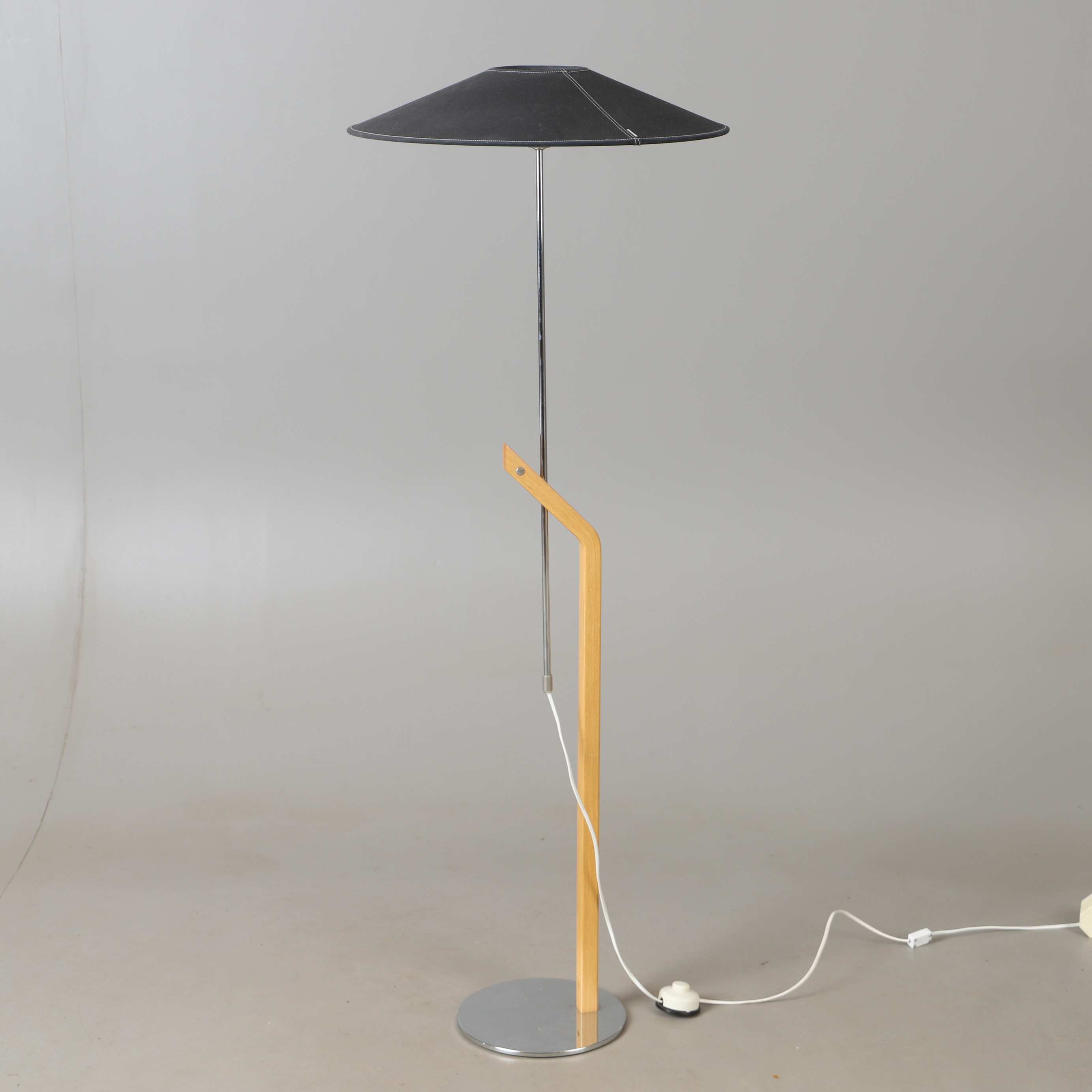 LARS BESSFELT. Golvlampa, "Hockey", Ateljé Lyktan.