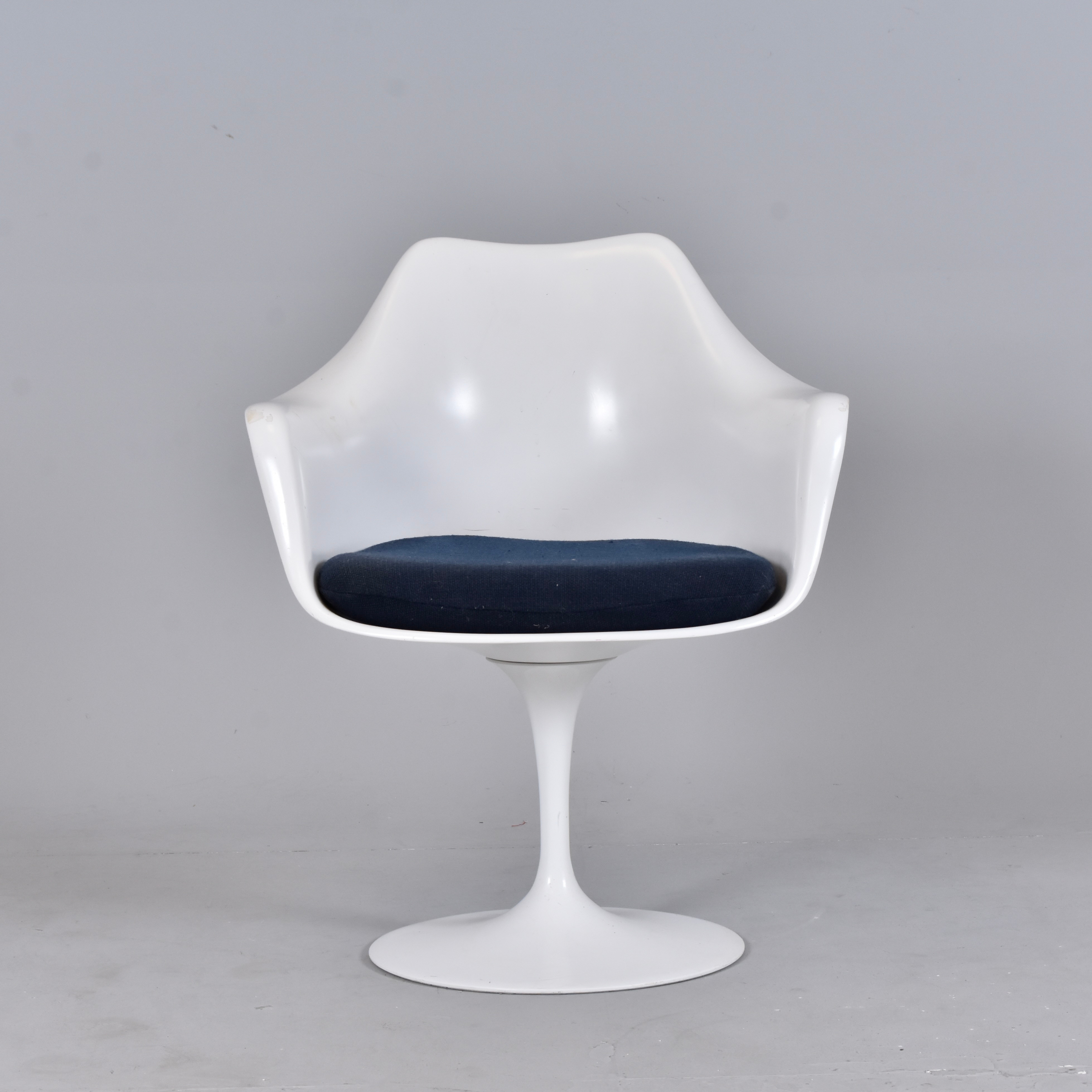 EERO SAARINEN. Karmstol, "Tulip", Knoll International.