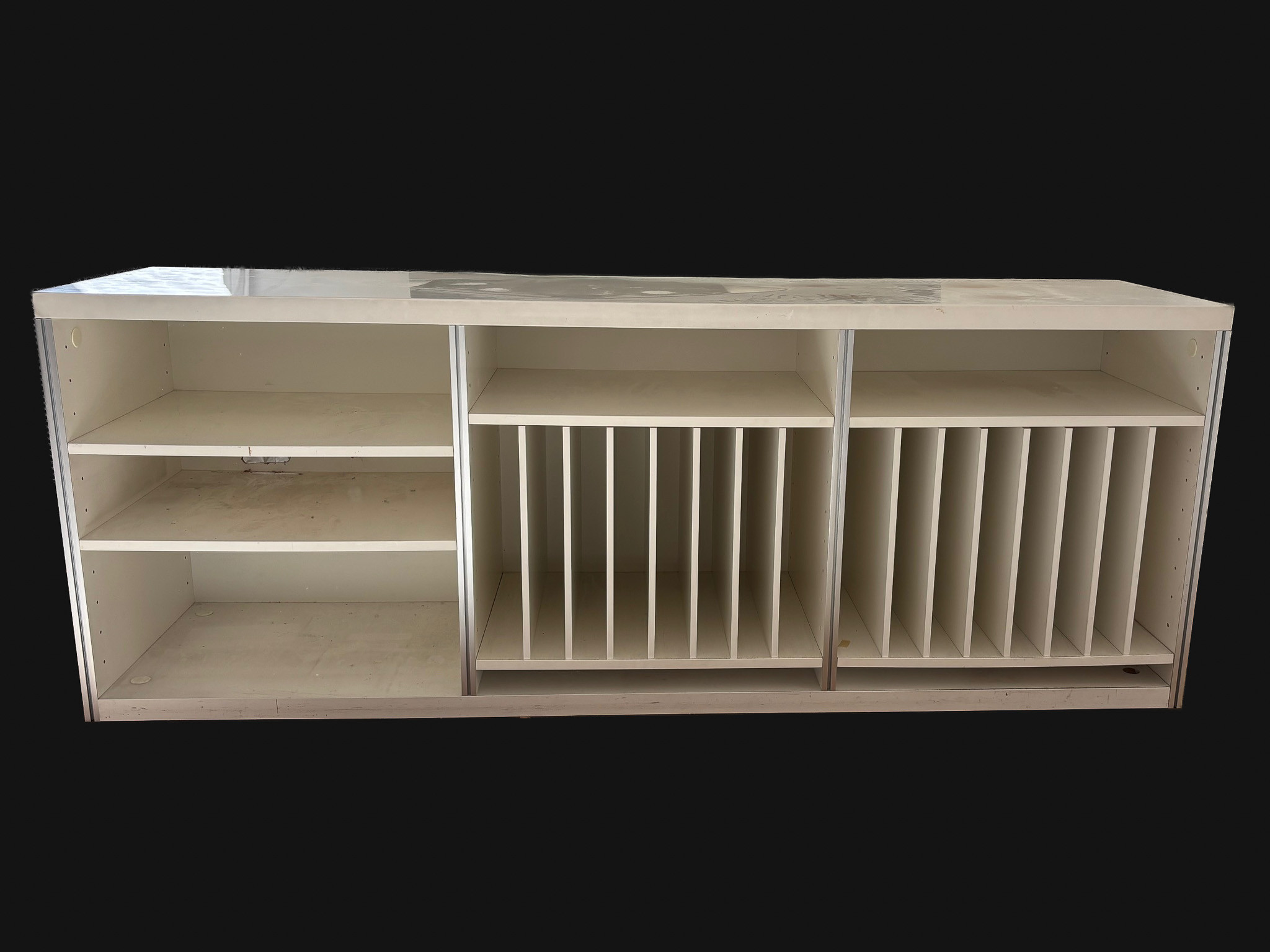 ANTONIO GIOIA. SIDEBOARD/SKÅPSMODUL Avanti, Dux, 1900- talets fjärde kvartal.