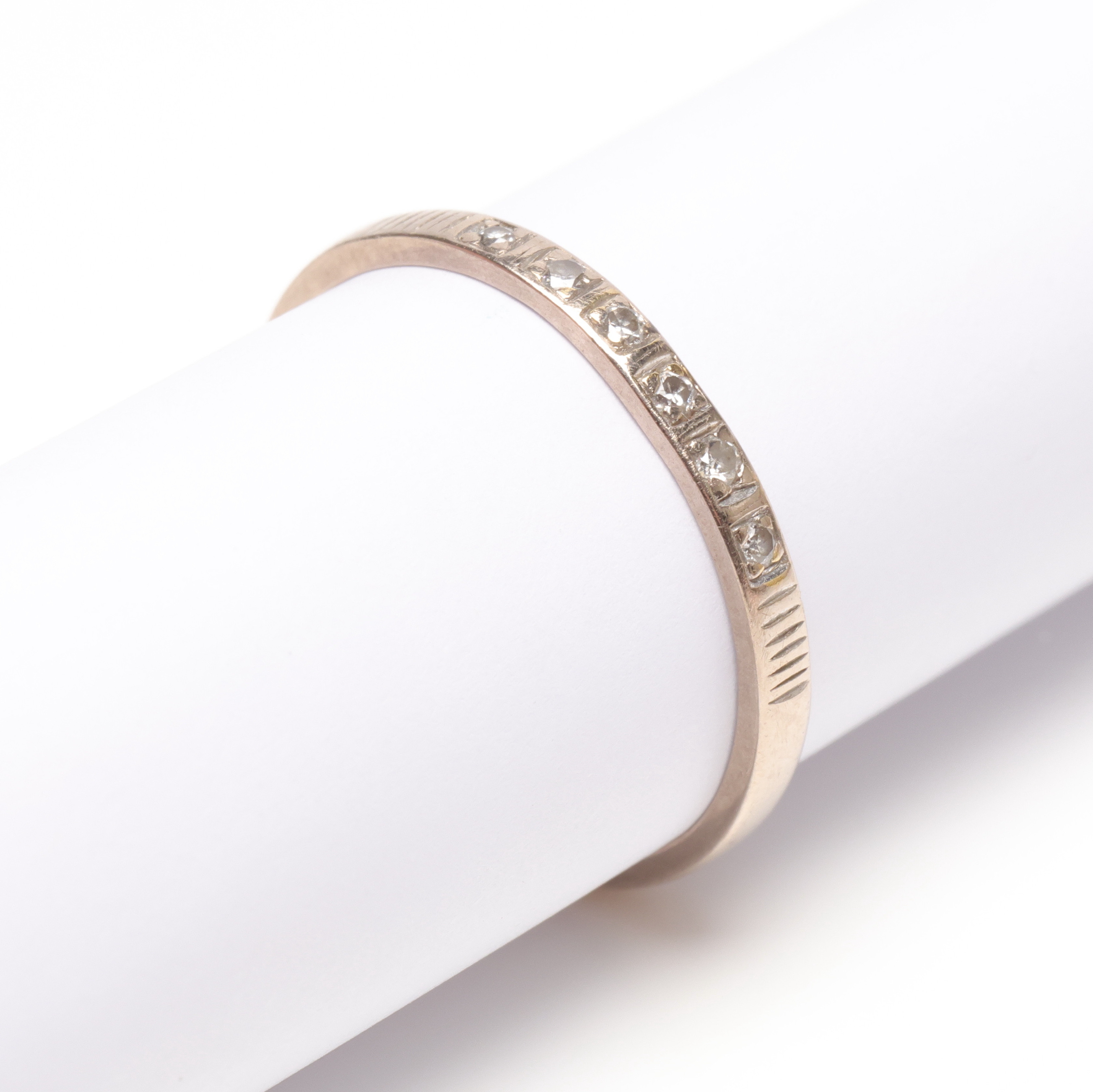 RING med diamanter, vitguld 18 k, 1,6 g.