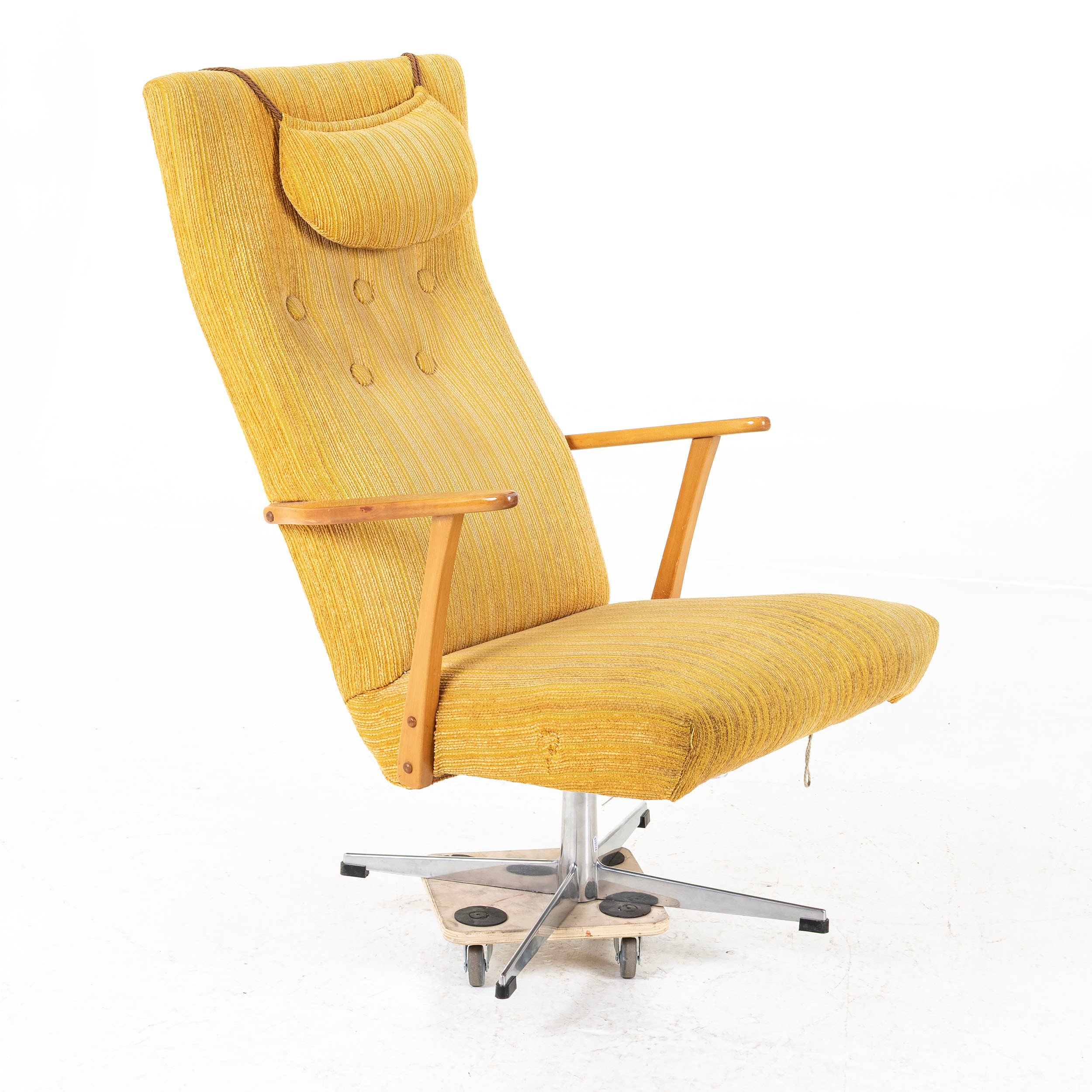 SNURRFÅTÖLJ, 1900-talets andra hälft.